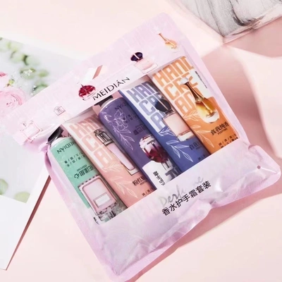 Charm Point Perfume Hand Cream Set