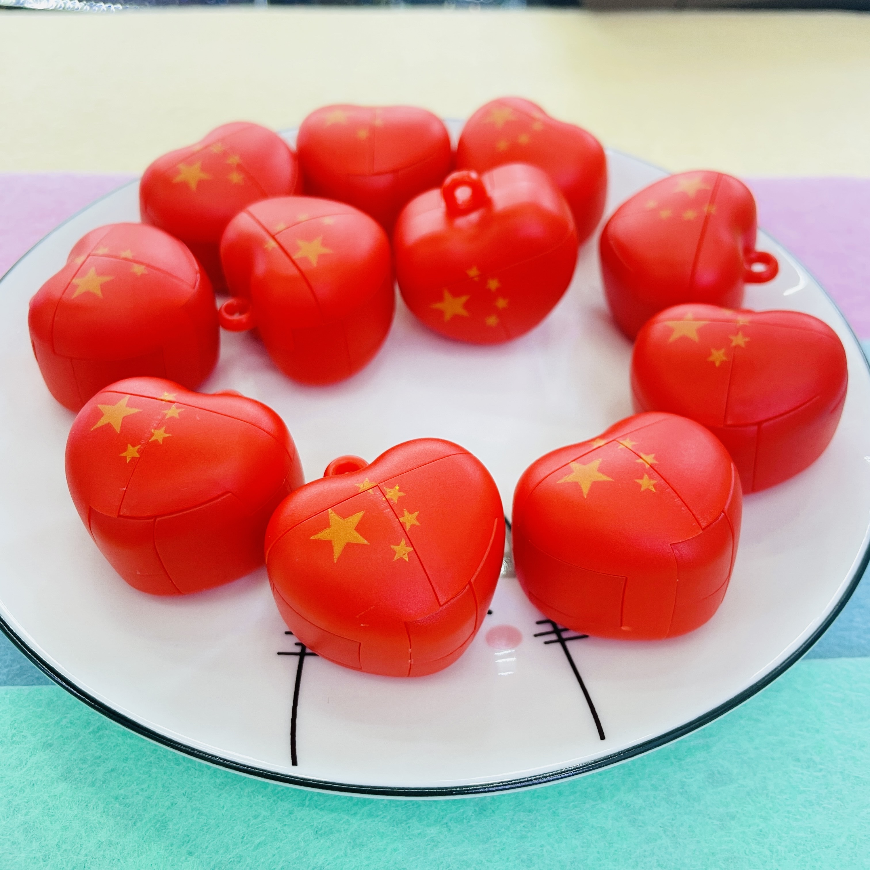 Hot-selling Chinese red heart building blocks educational toy eggshell specialty children's plastic key chain gift thumbnail