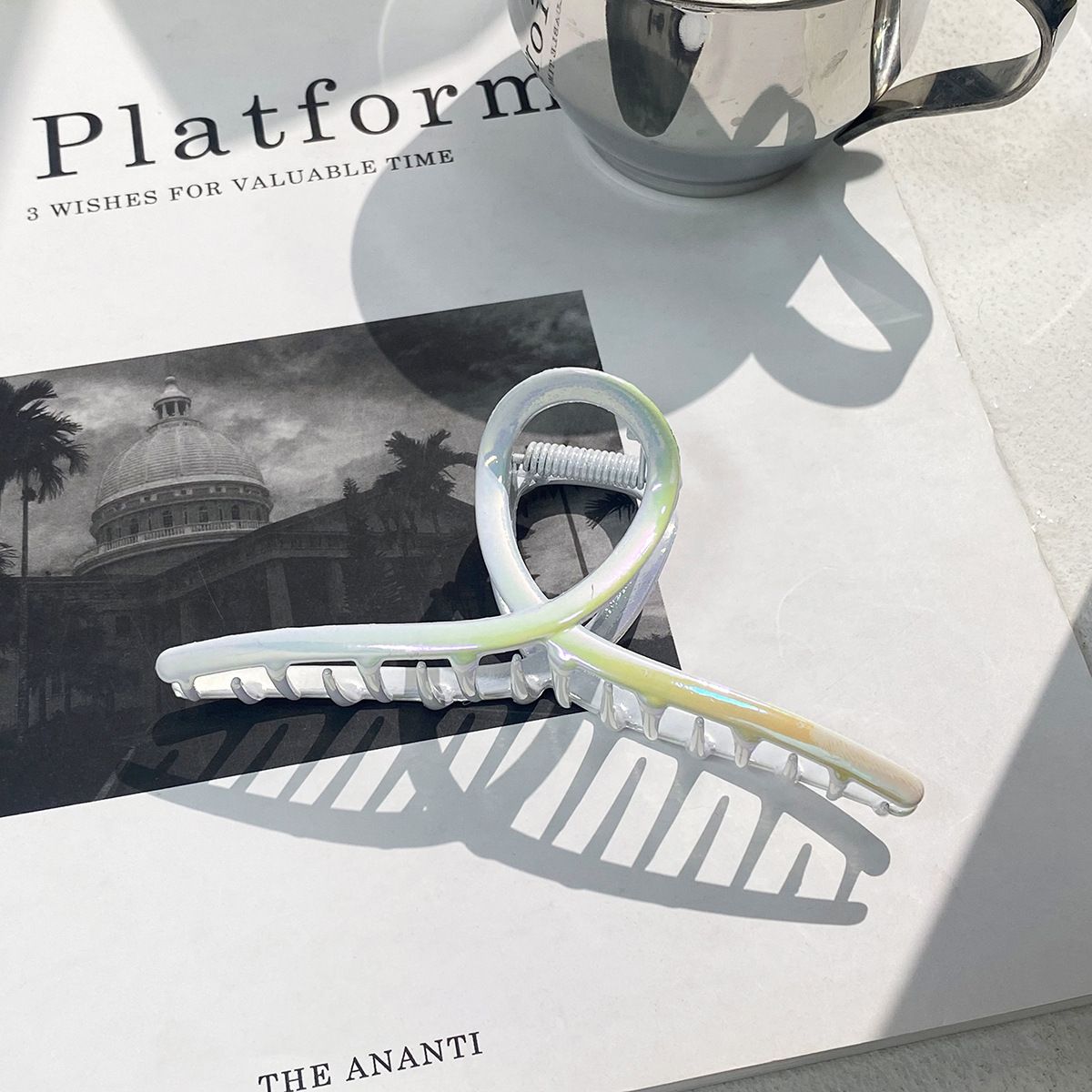 Pearlescent Laser Grab Clip Dazzle Shark Clip Minority Temperament Hair Clip Female Head Everything To Go Out At Home Specification drawing