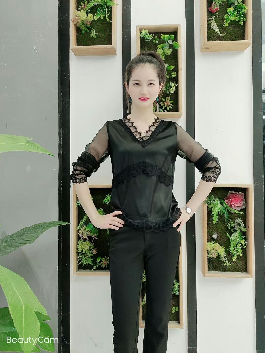 Top black