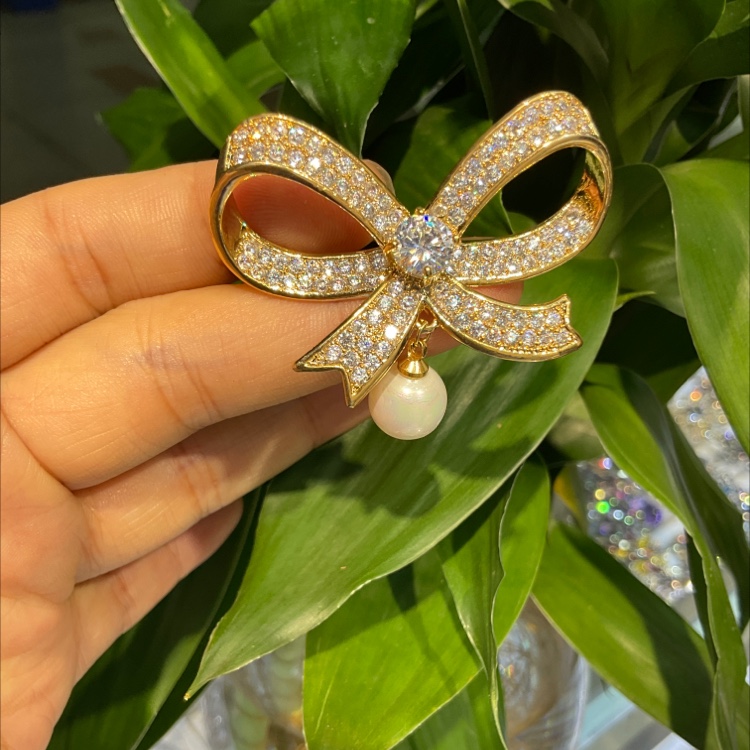 Zircon Bow Brooch Women's Accessories Coat Silk scarf buckle pin Suit Cardigan coat corsage