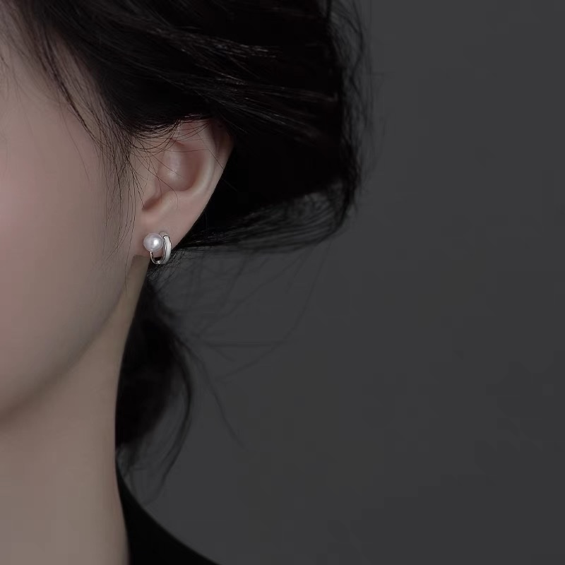 5 Boutique freshwater pearl earrings women's simple and generous commuter mini natural pearls