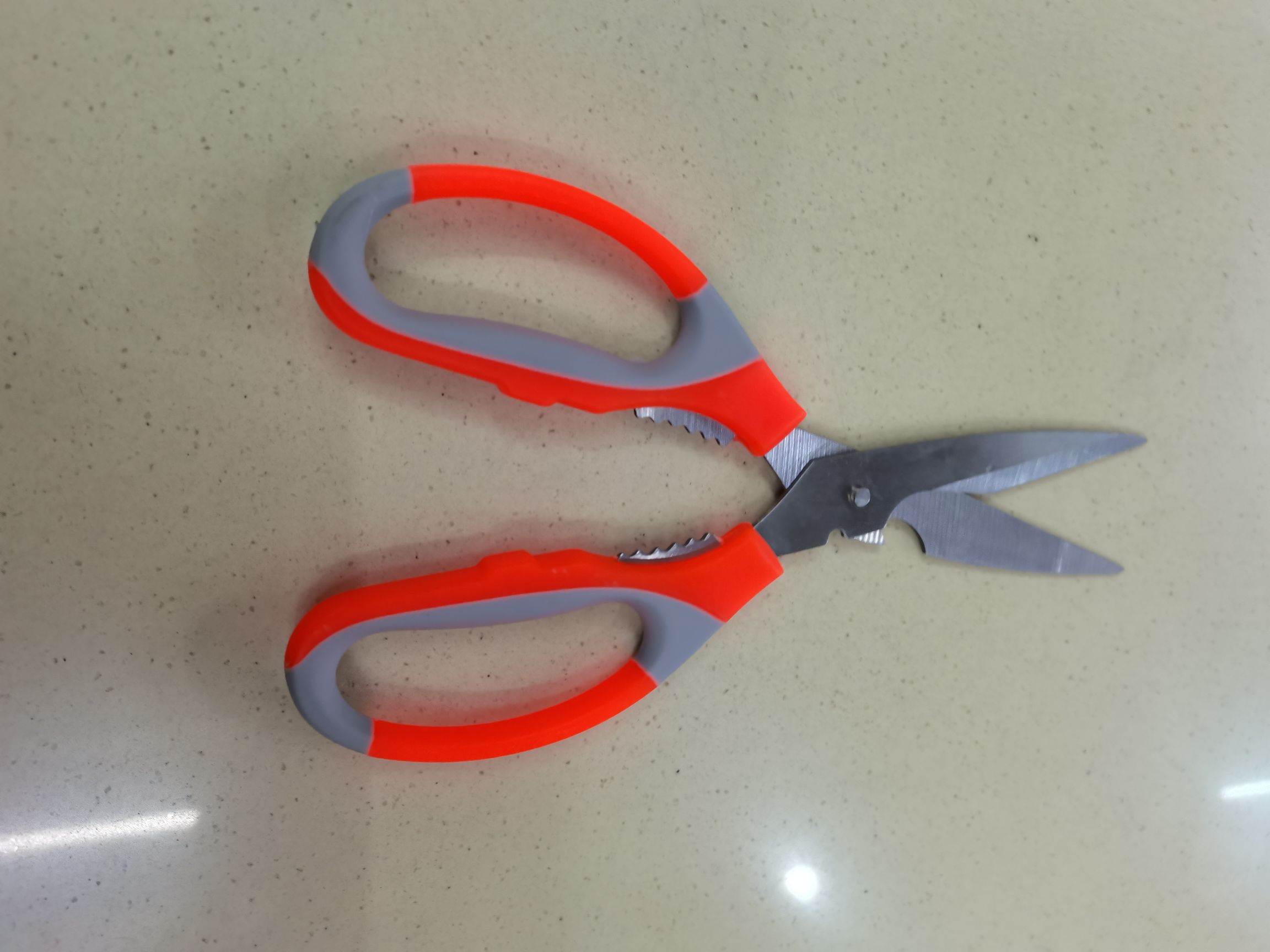 Scissors, kitchen scissors, office and educational knives, scissors, hardware tools, knives, scissors, stainless steel scissors Application Scenario
