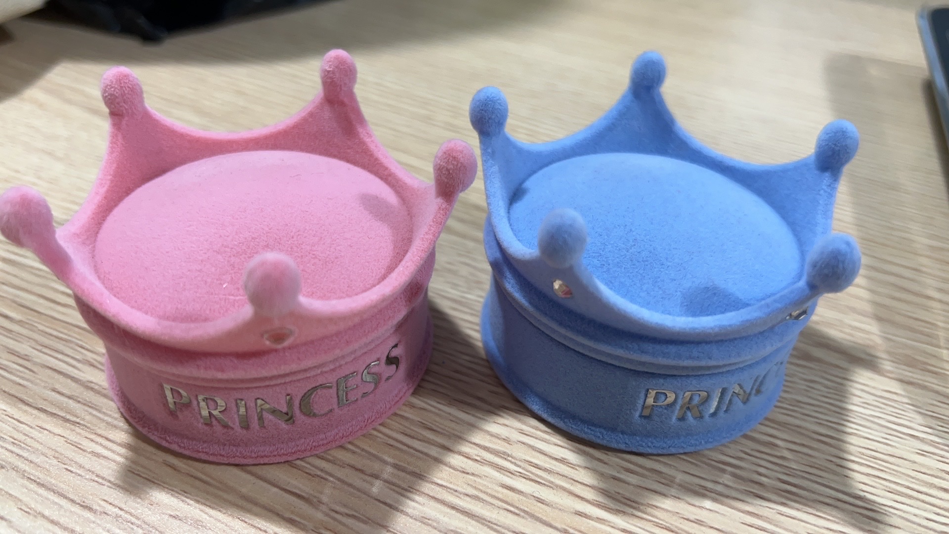 Crown flocking jewelry box Ring necklace pendant storage box thumbnail