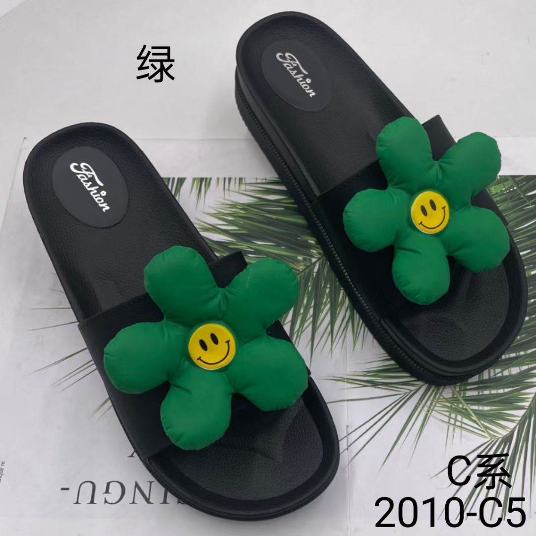 Korean version of casual summer women non-slip outside wearing slippers flip-flops