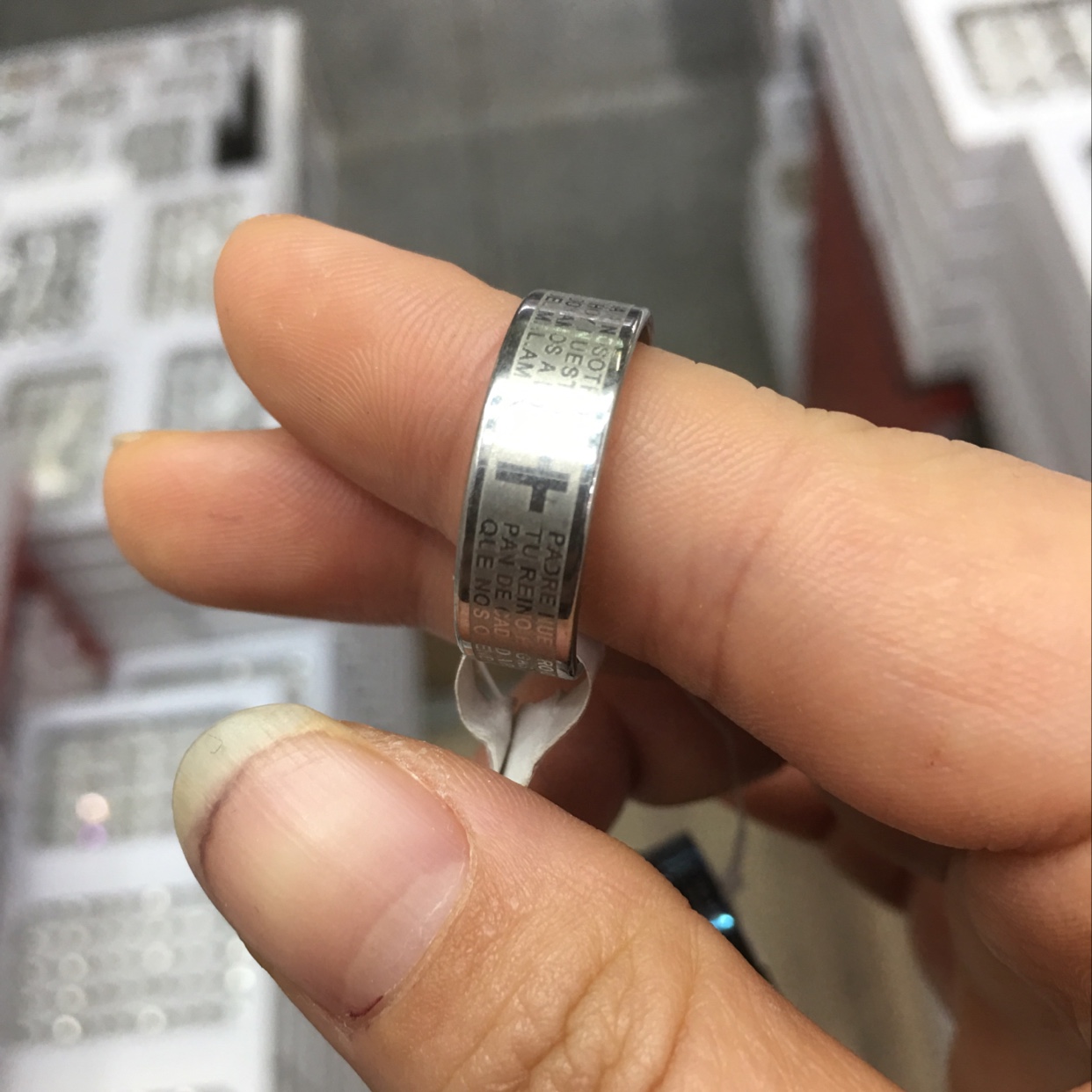 Ring u