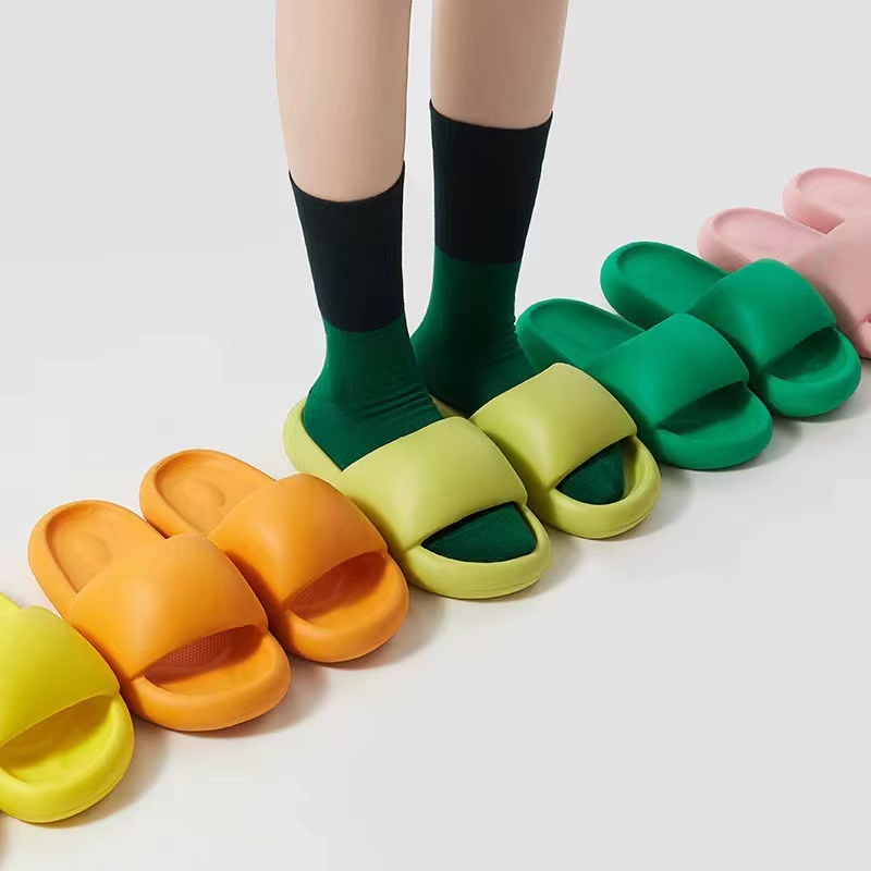 Step On The Shit Sense Of Bread Slippers Female Summer Wear Thick Soles Non-Slip Bath Home Room In The Korean Version Of Leisure Couple Male details Picture