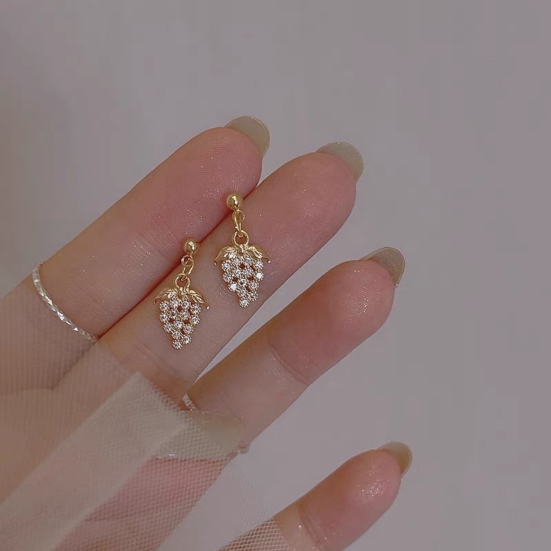 Small grape earrings small simple temperament sweet earrings female