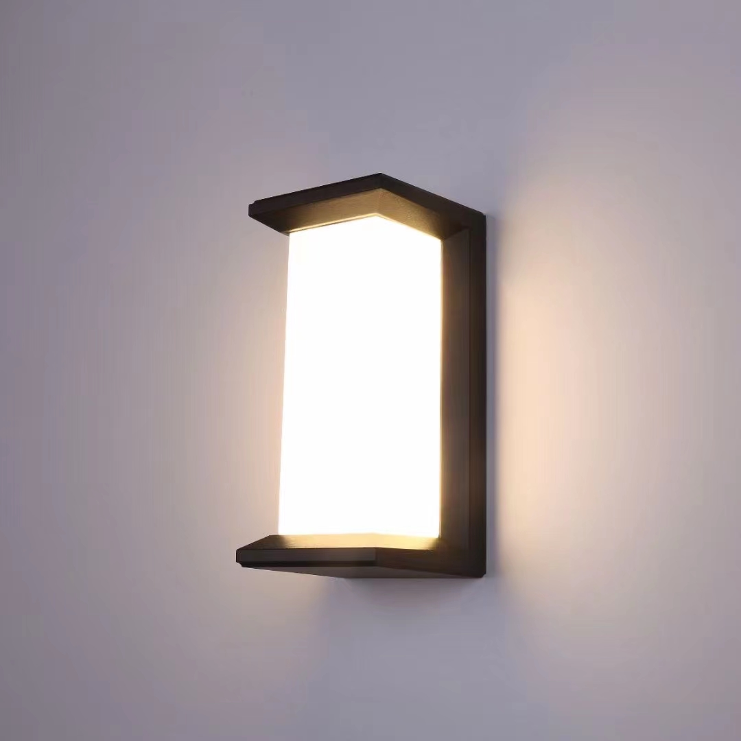 Outdoor balcony wall light