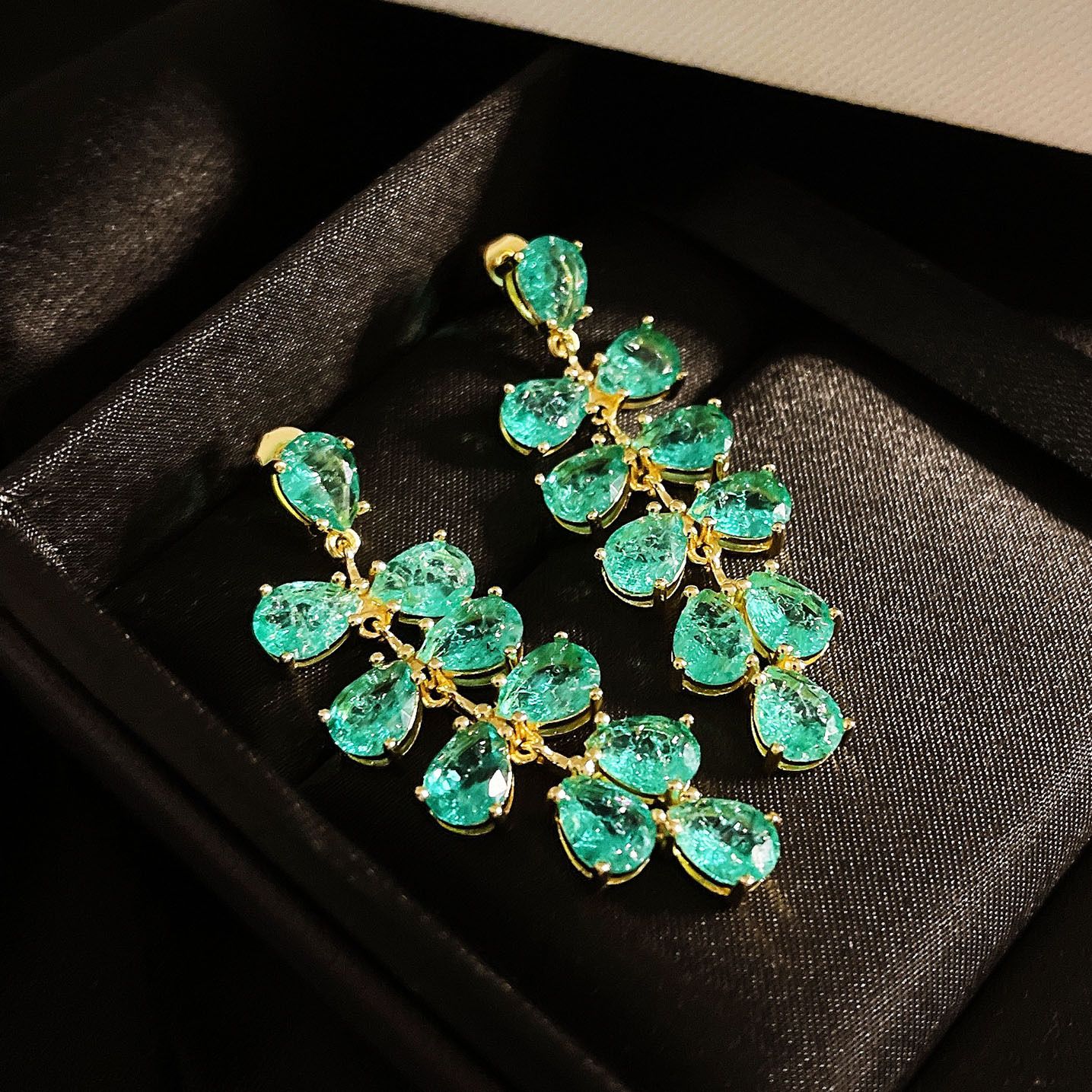 Peacock green cracked diamond earrings Ice Flower grape earrings Fresh Slim Slim earrings s925 Silver stud earrings
