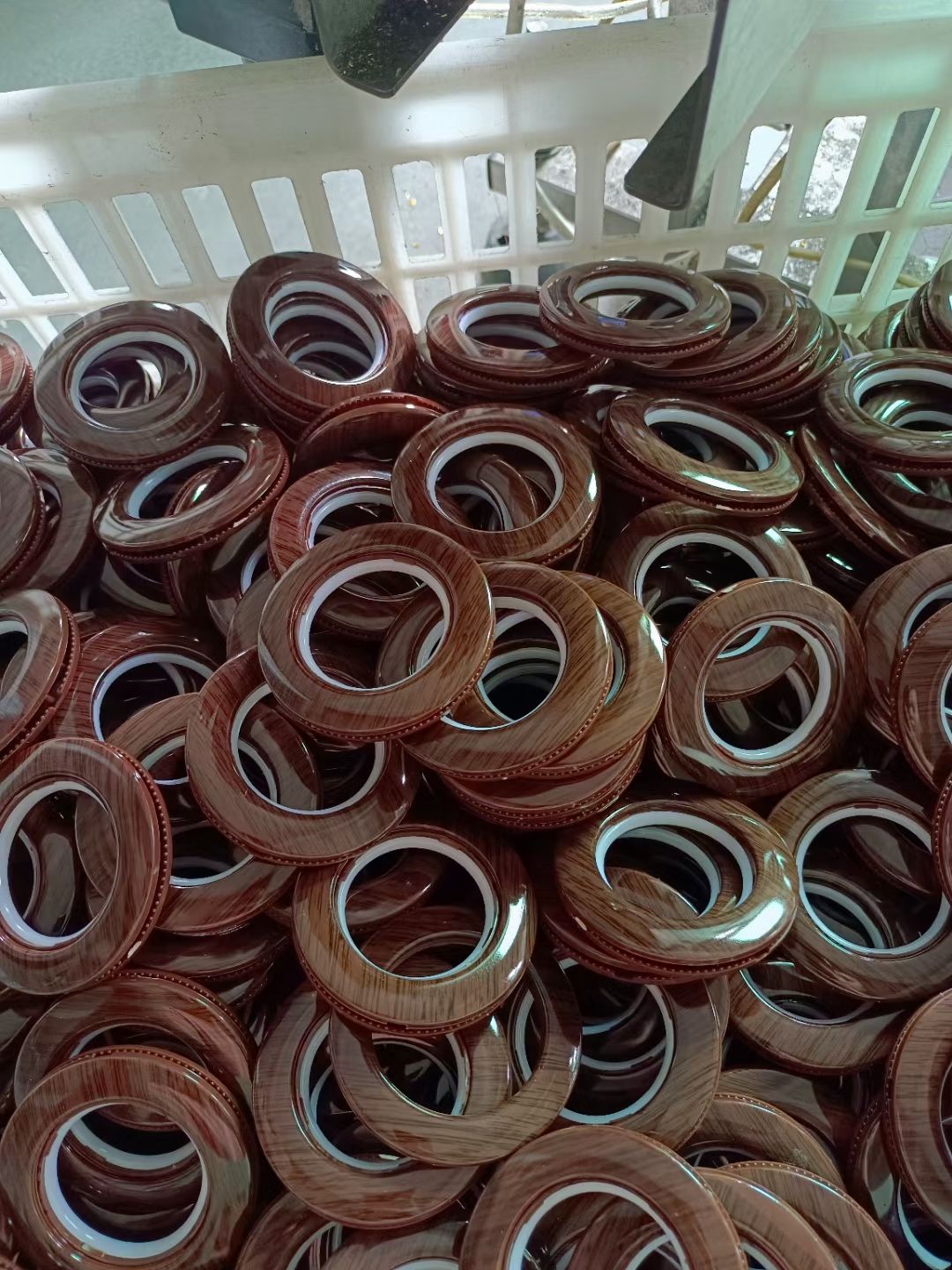 Wood Grain Circle Curtain Accessories Curtain Art Circle Curtain Ring Home Improvement Accessories Application Scenario