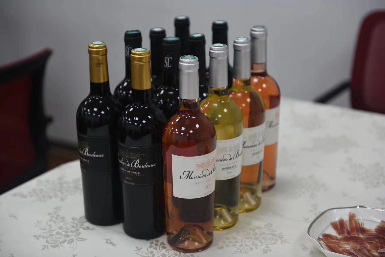 Monsieur Bordeaux Dry White Wine Specification drawing