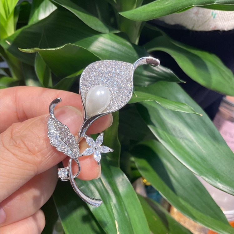Fashion micro-inset zircon women's clothing Brooch jewelry Collar pin Silk scarf buckle pin Clothing 3