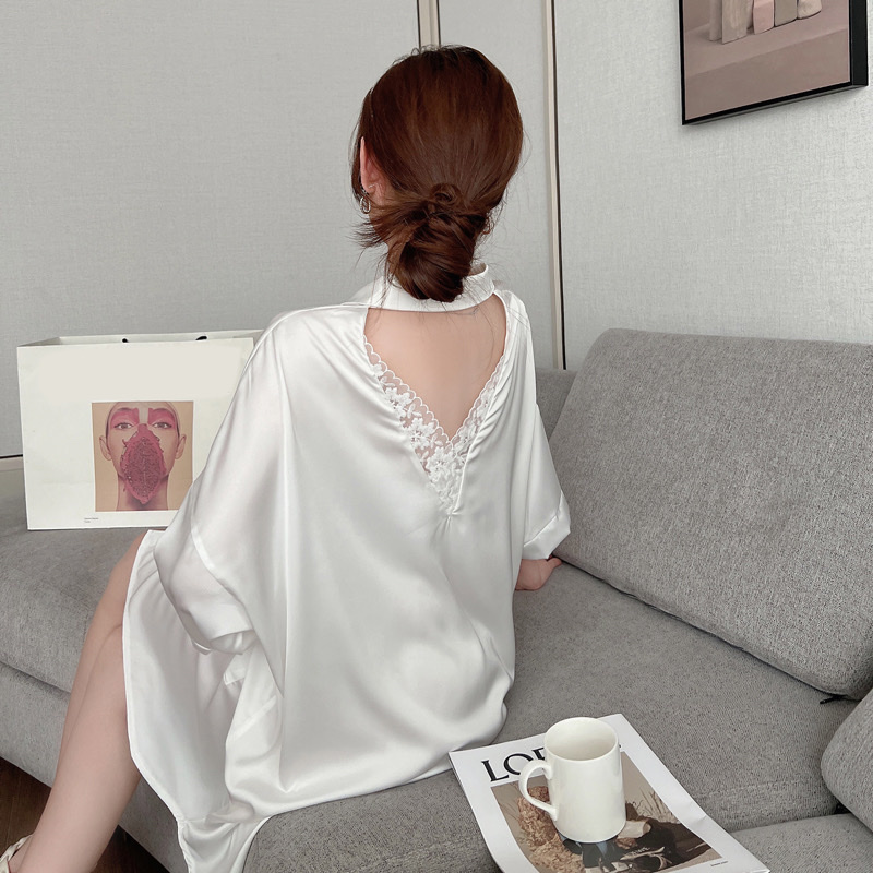 Back Ice Silk Home Wear Pajamas Application Scenario
