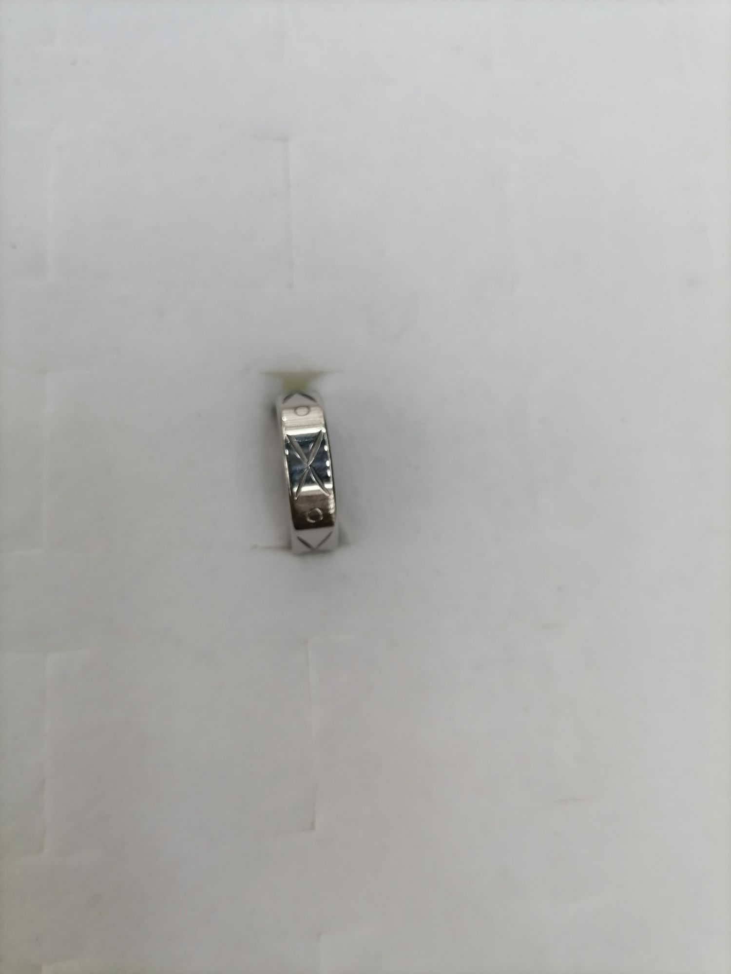 Titanium steel xo ring with silver print