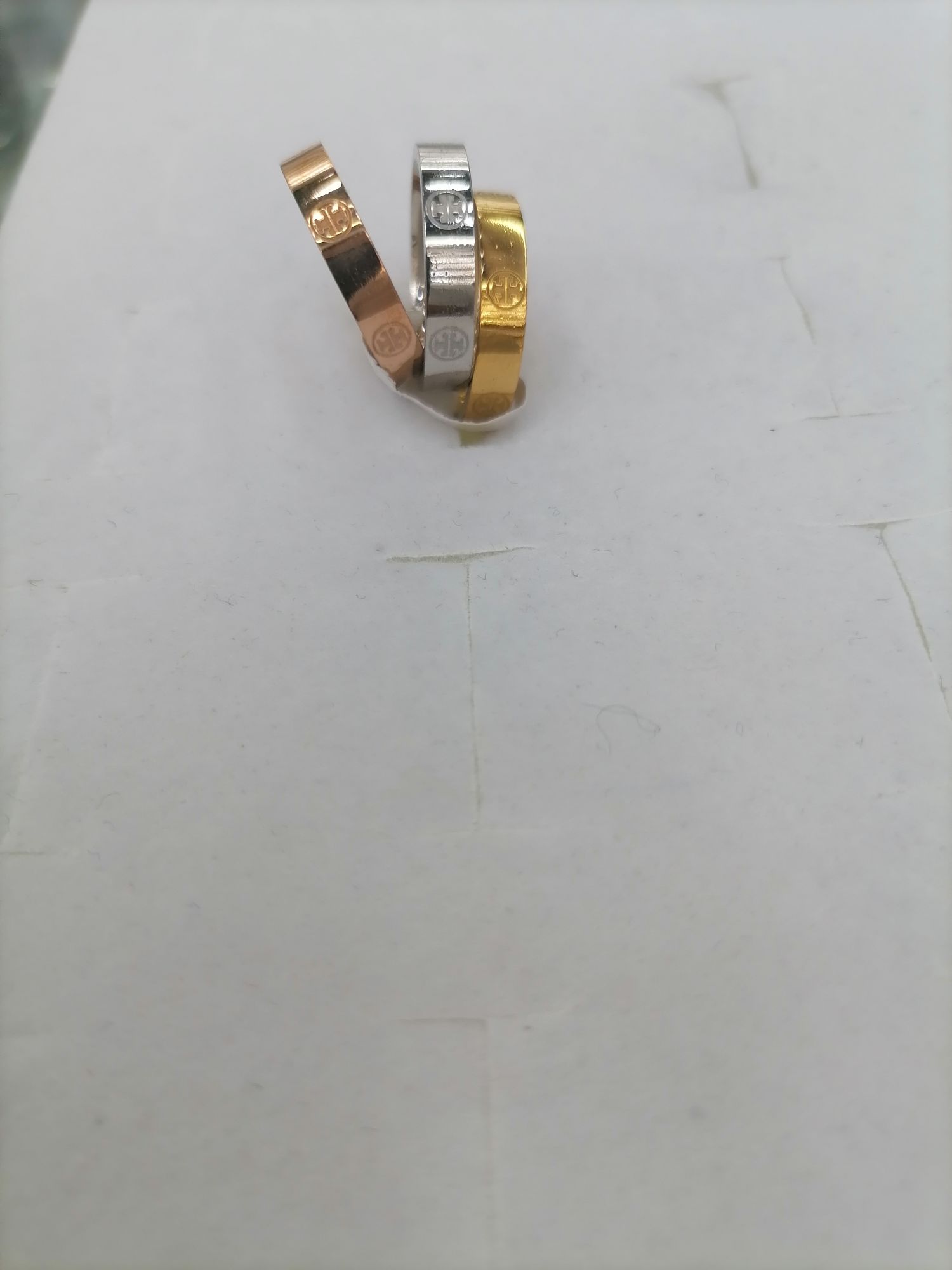 Titanium steel round T-engraved ring, available in 3 colors