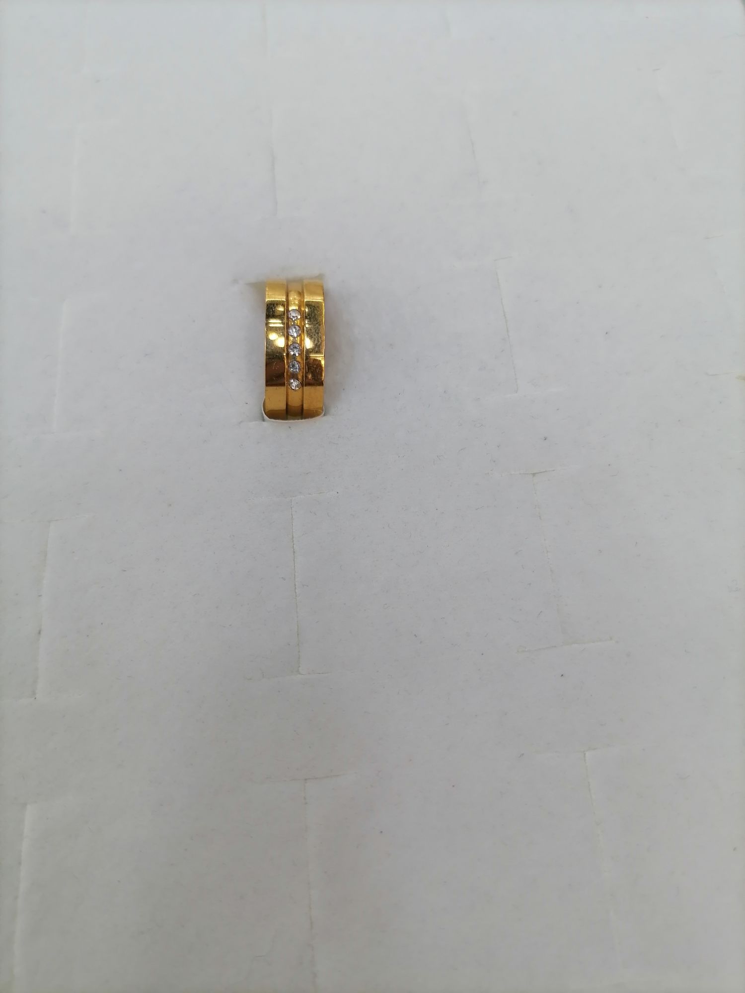Titanium steel gold concave design outside convex rectangle inside 5 diamond ring