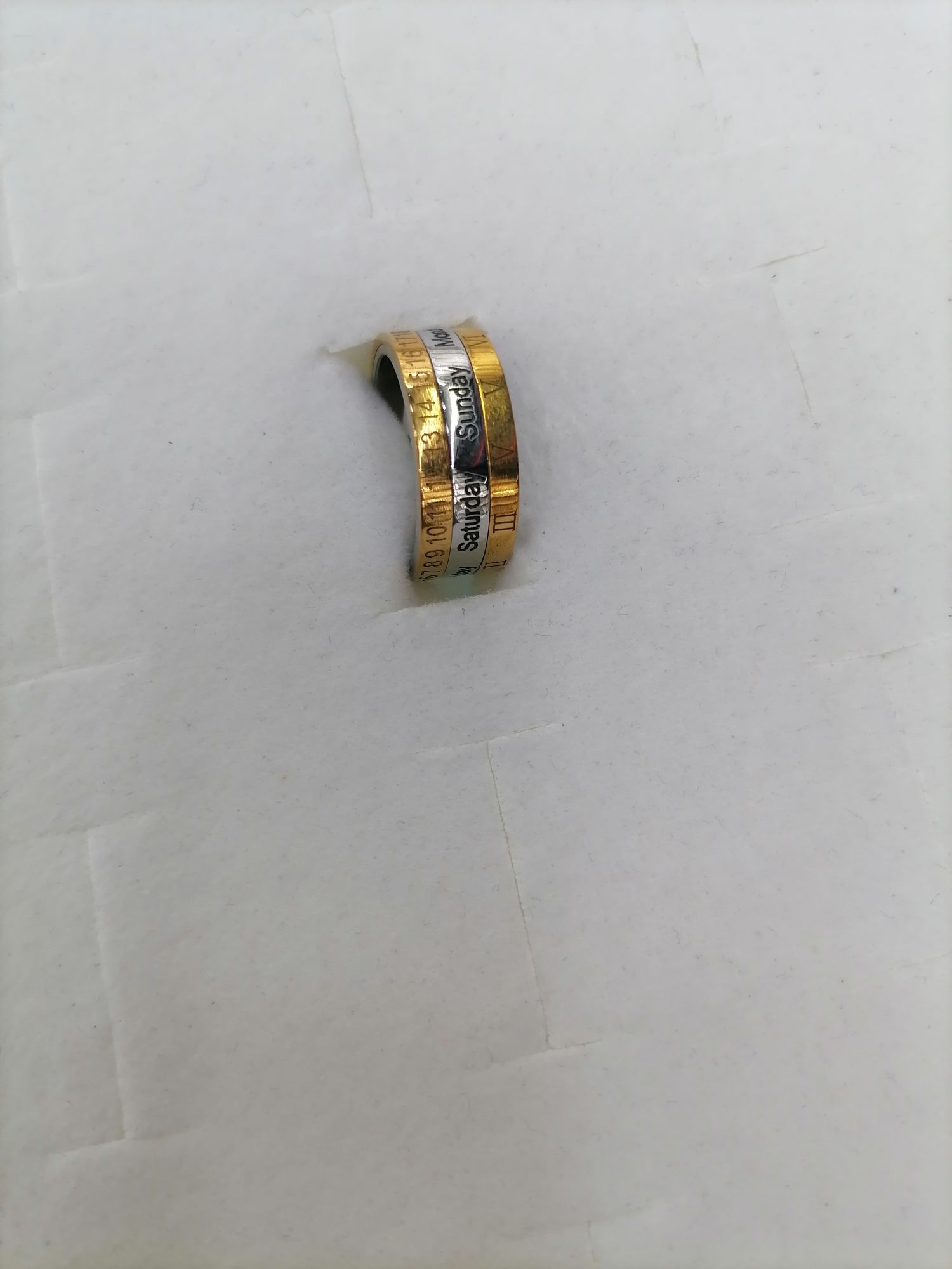Titanium steel in gold triple layer vintage digital, English week, month digital ring