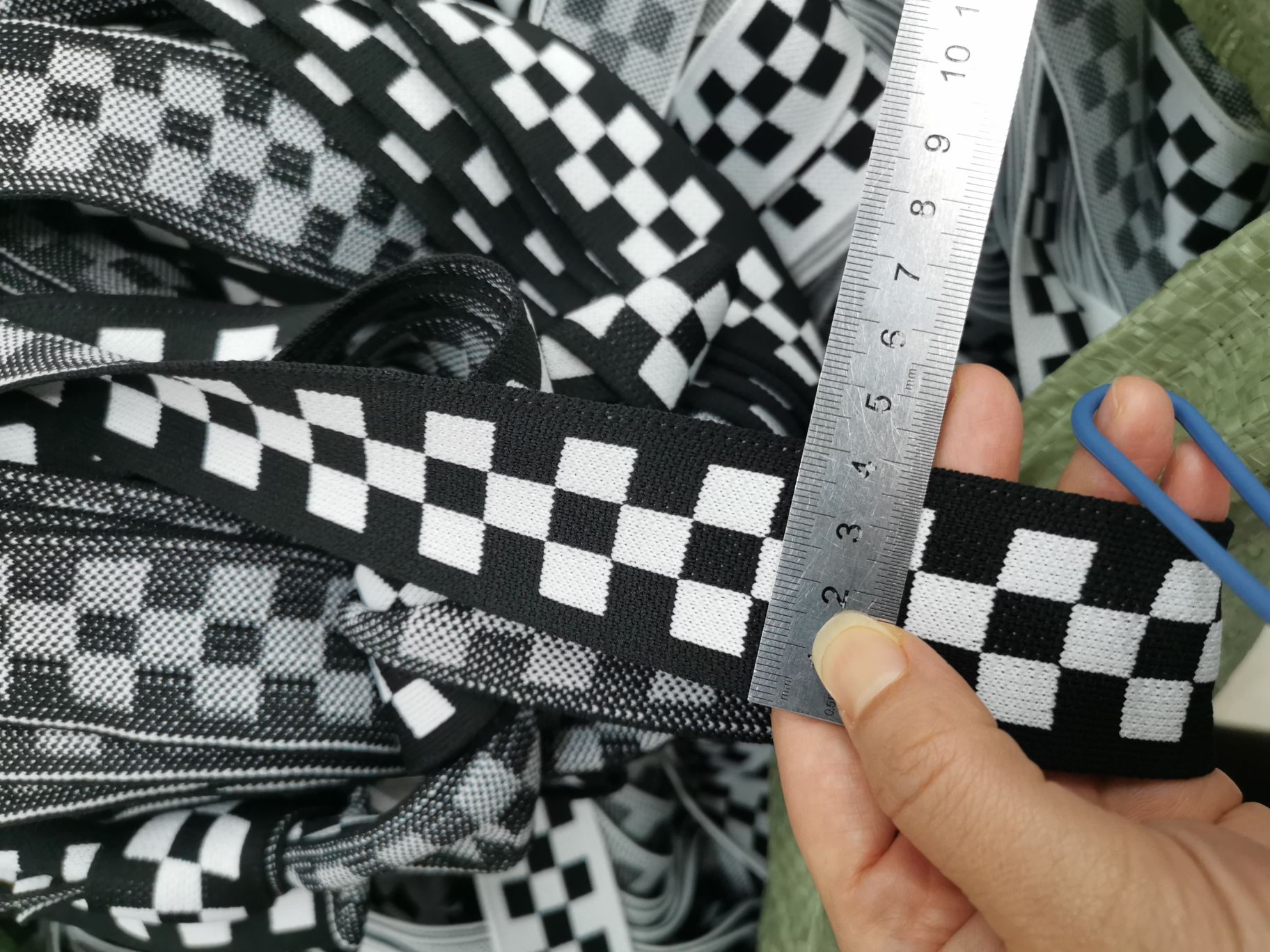 4 Cm Black And White Checkerboard Jacquard Knitting With Colored Ribbon Polyester Ribbon Elastic Ribbon Knitting Ribbon Side Strip Decorative Ribbon