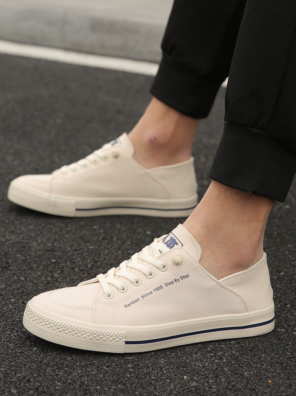 Men's shoes canvas shoes men lace-free low top two wear men's casual shoes 2022 new board shoes full figure