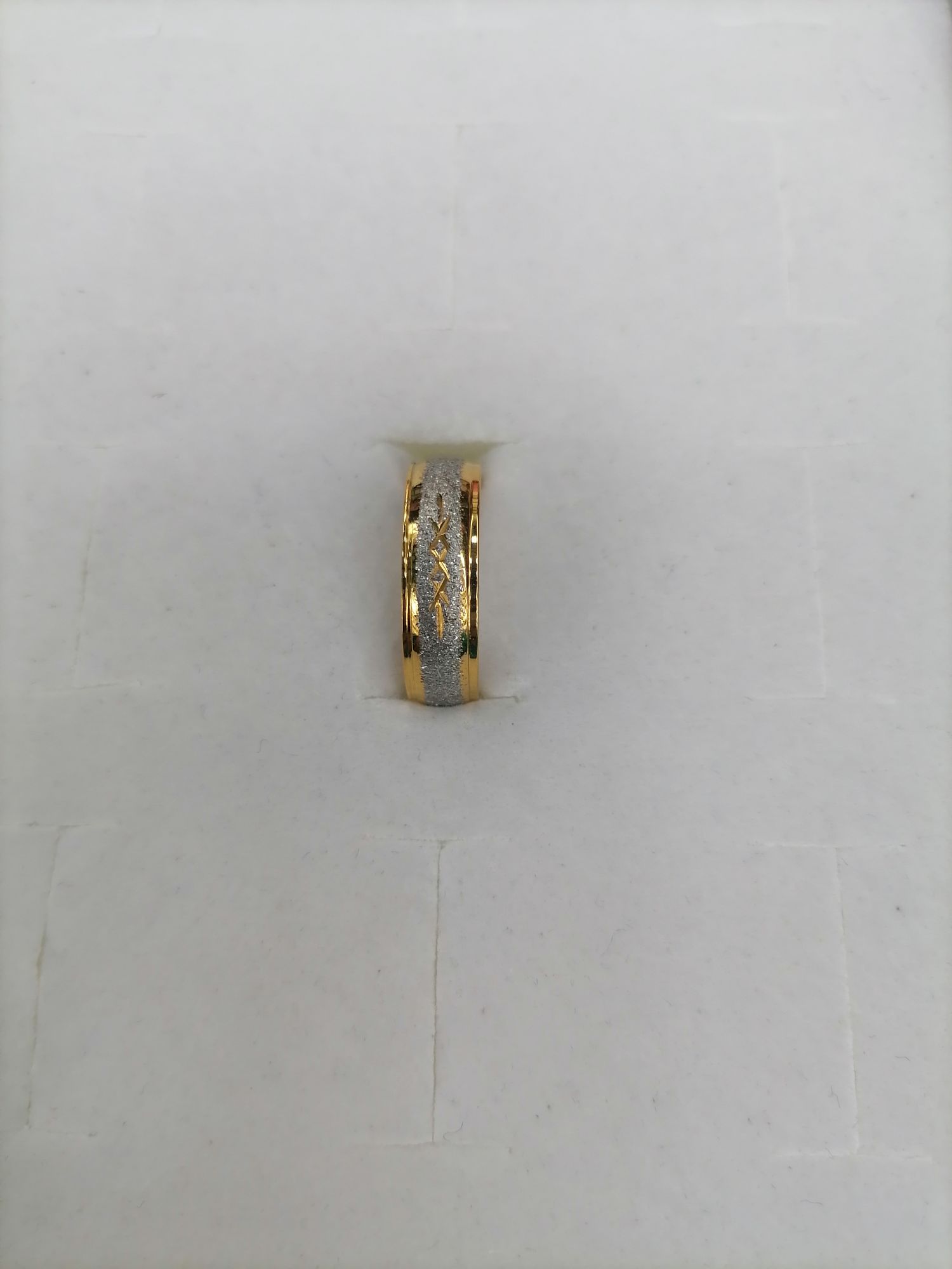 Titanium steel gold white frosted design in 3-X-pattern ring