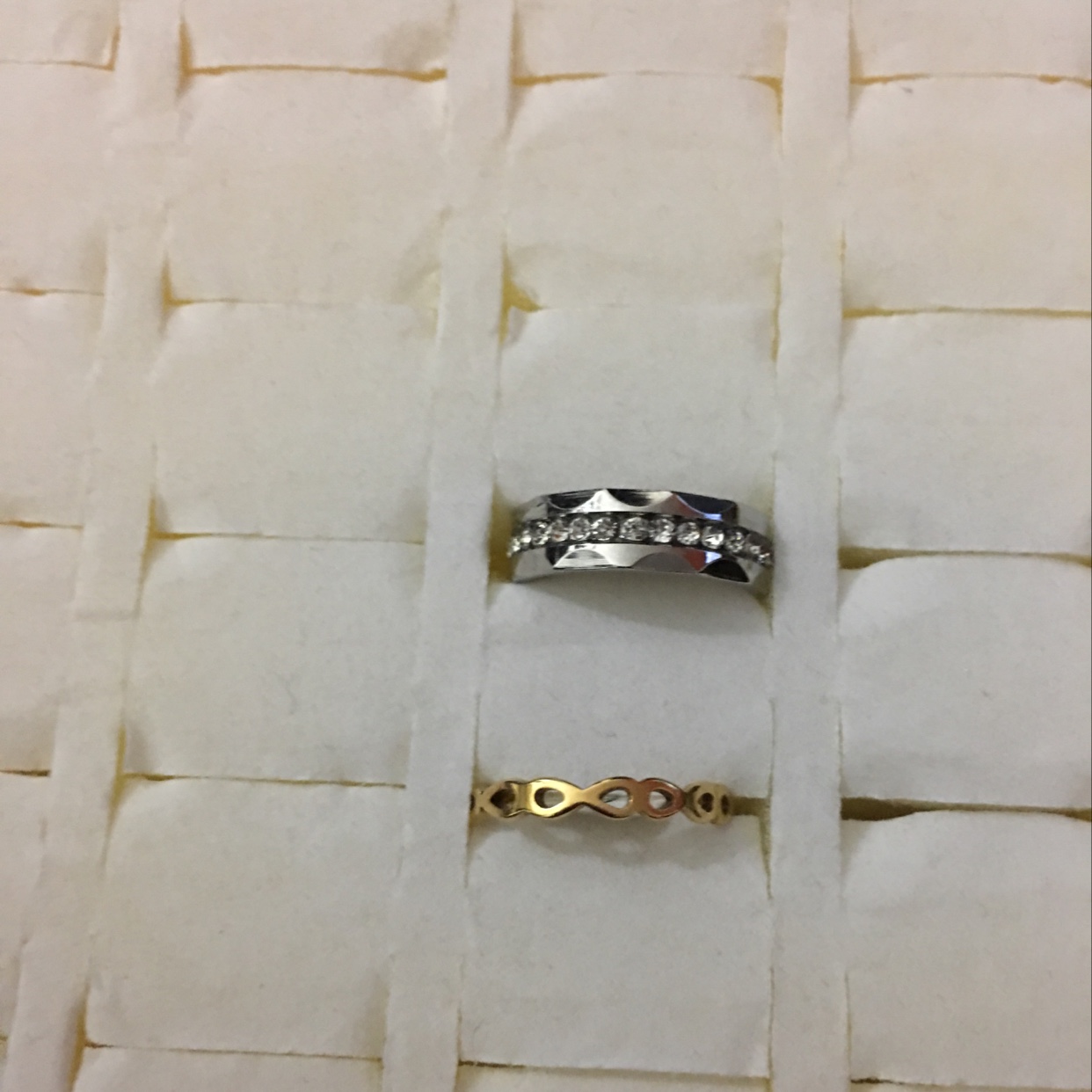 Cheng Jie stainless steel ring overall process is very novel products using manual batch flowers