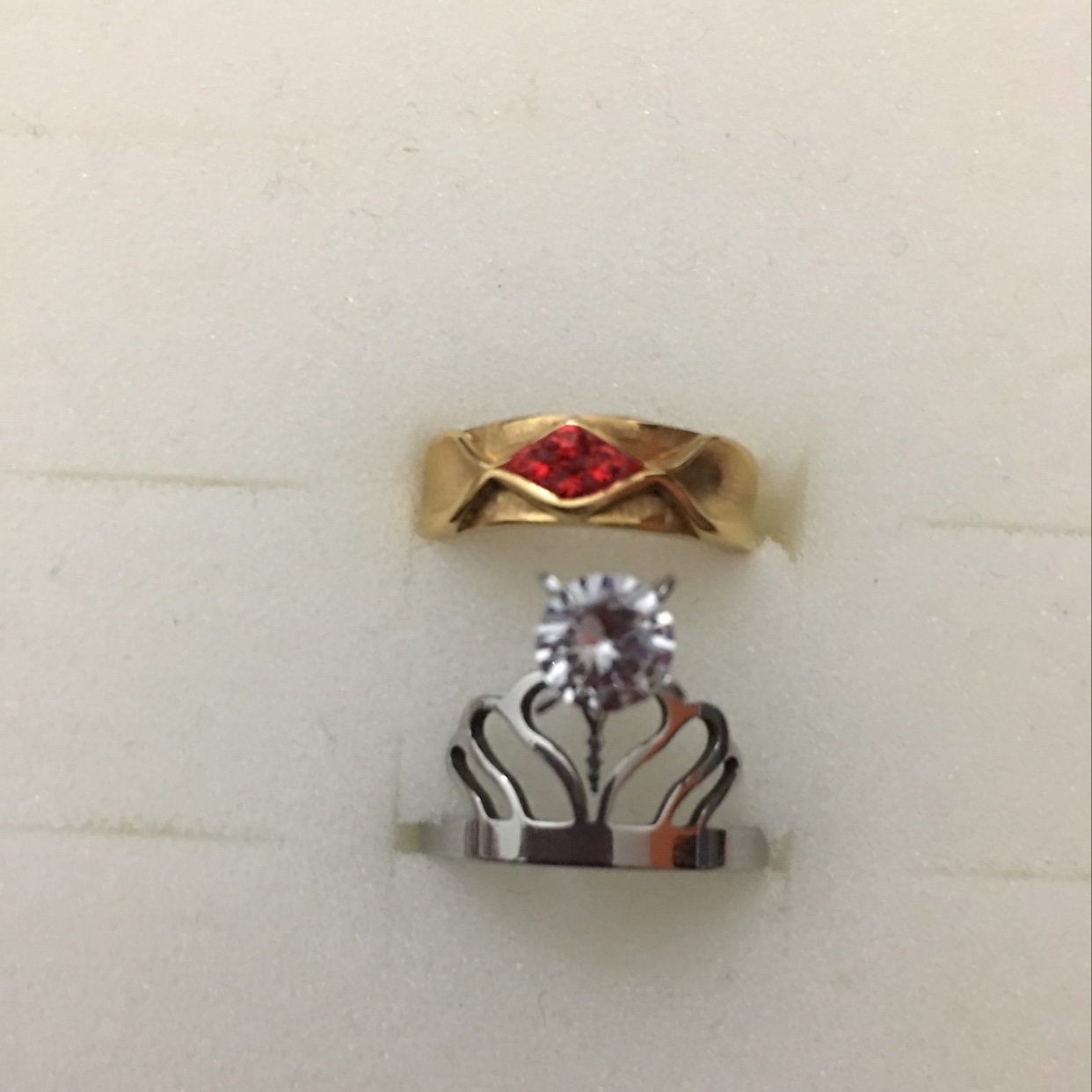 The use of stainless steel die casting mold manufacturing process is more complex, clean jewelry W5
