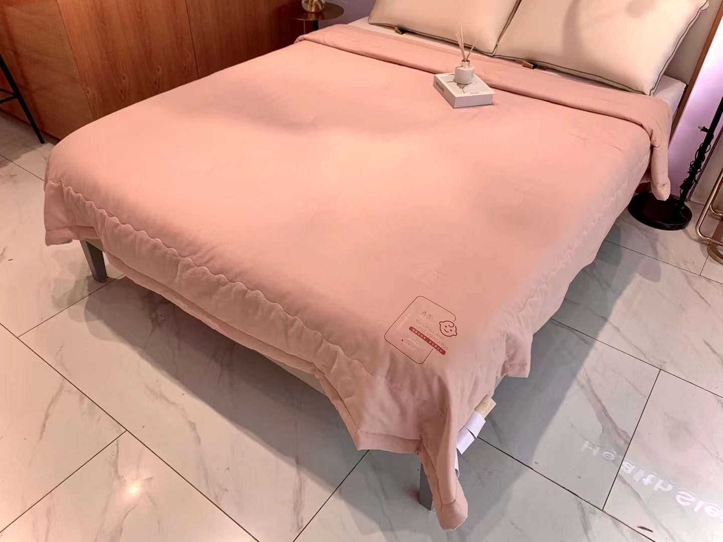 All-Cotton Double Yarn Soybean Summer Quilt 200X230 Application Scenario