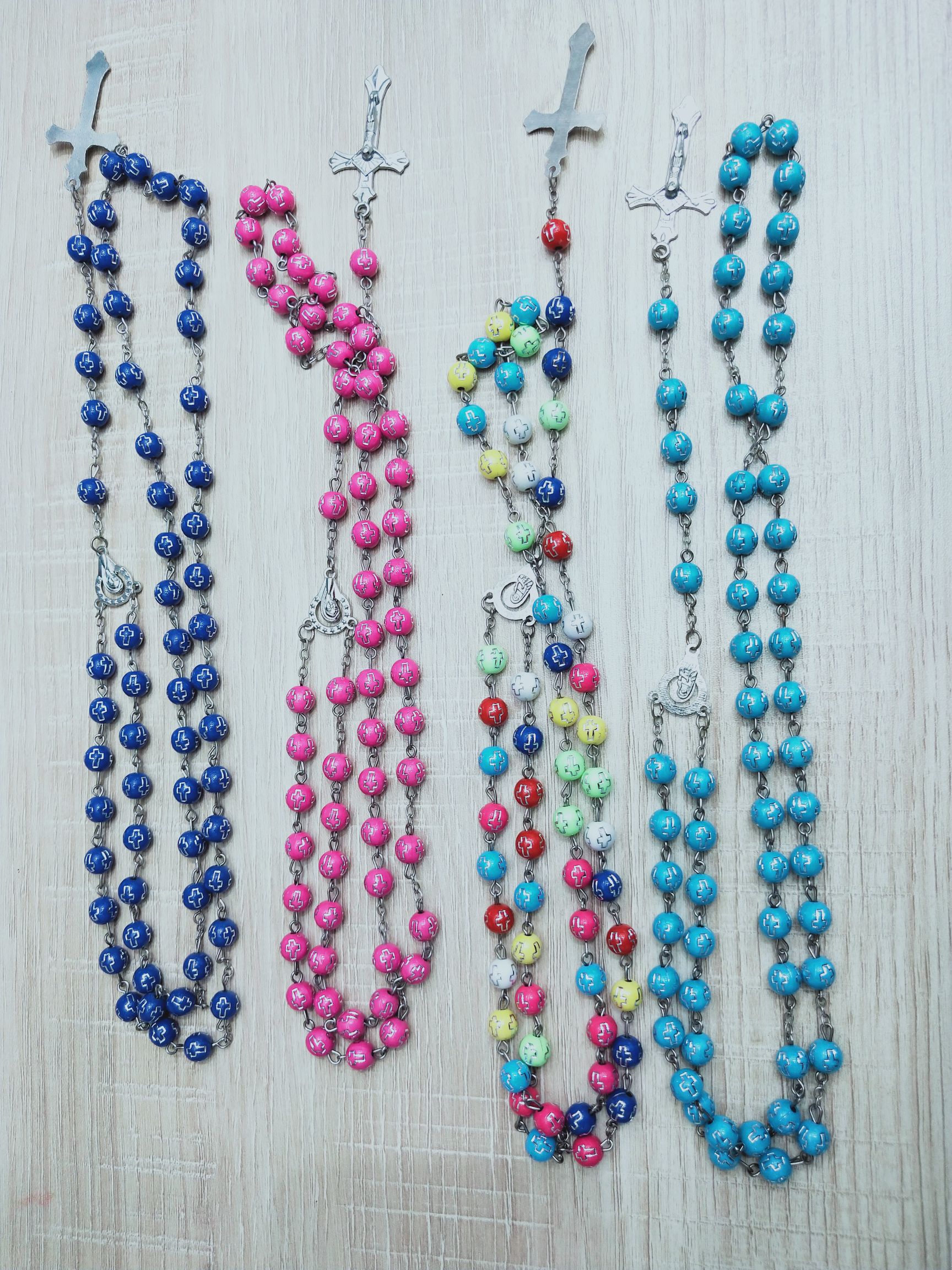 Religious products cross beads mixed color necklace, foreign trade style direct sales welcome new and old customers into the store to buy