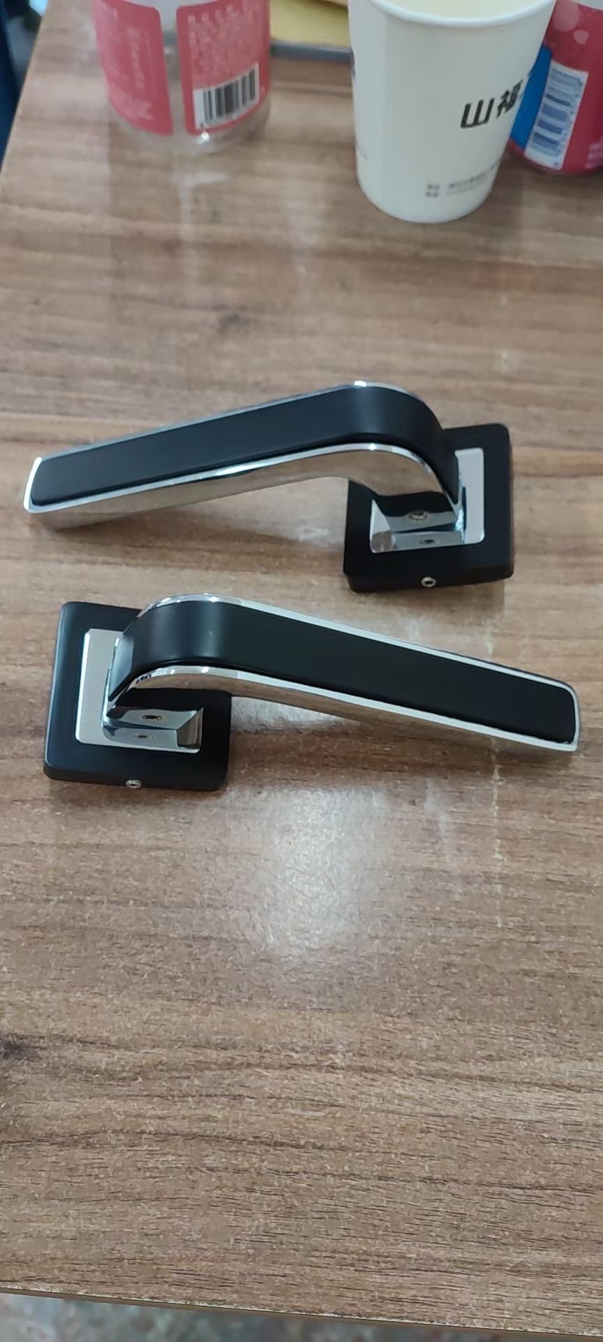 High-grade new aluminum door handle thumbnail