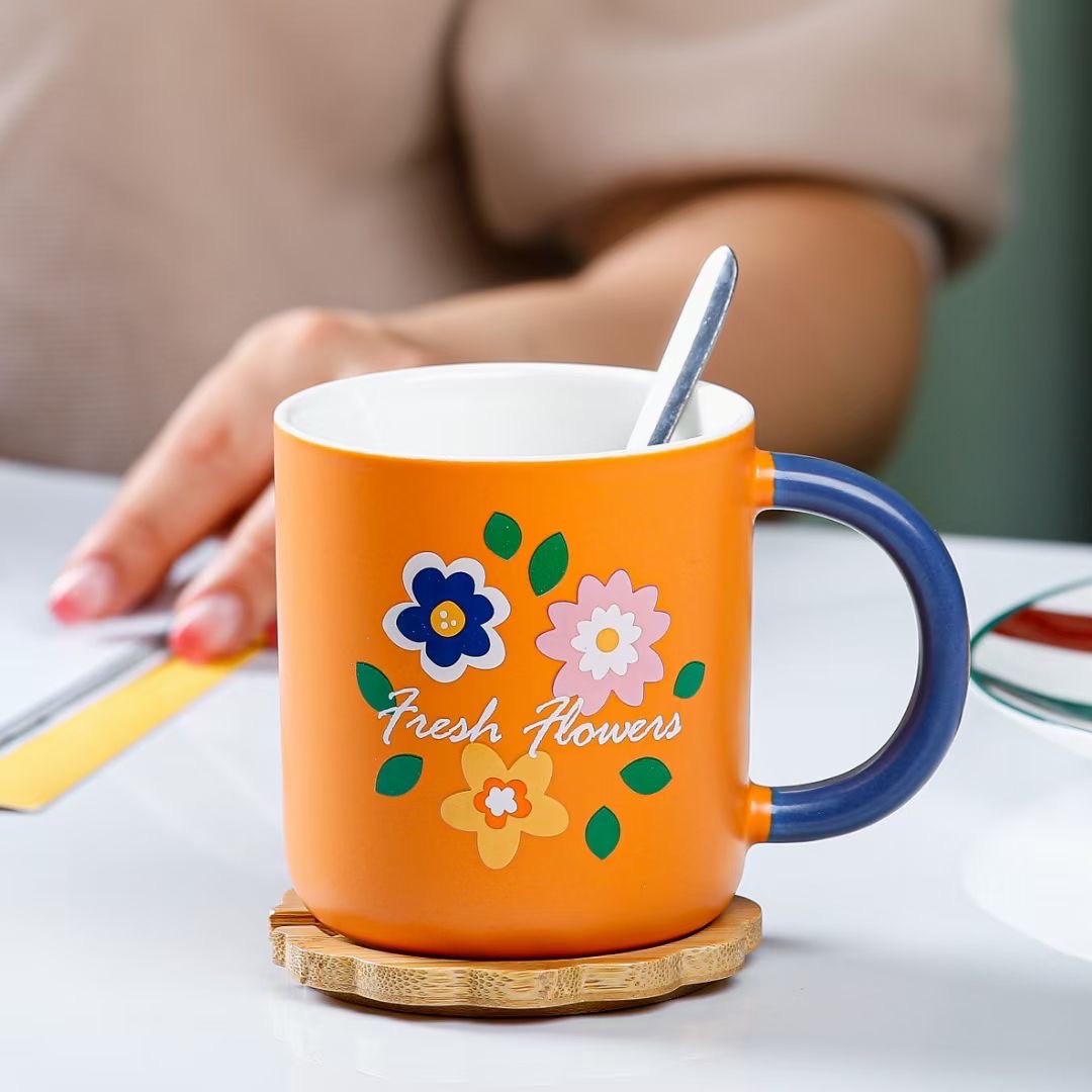 Creative ceramic mug with lid spoon mug small fresh water mug