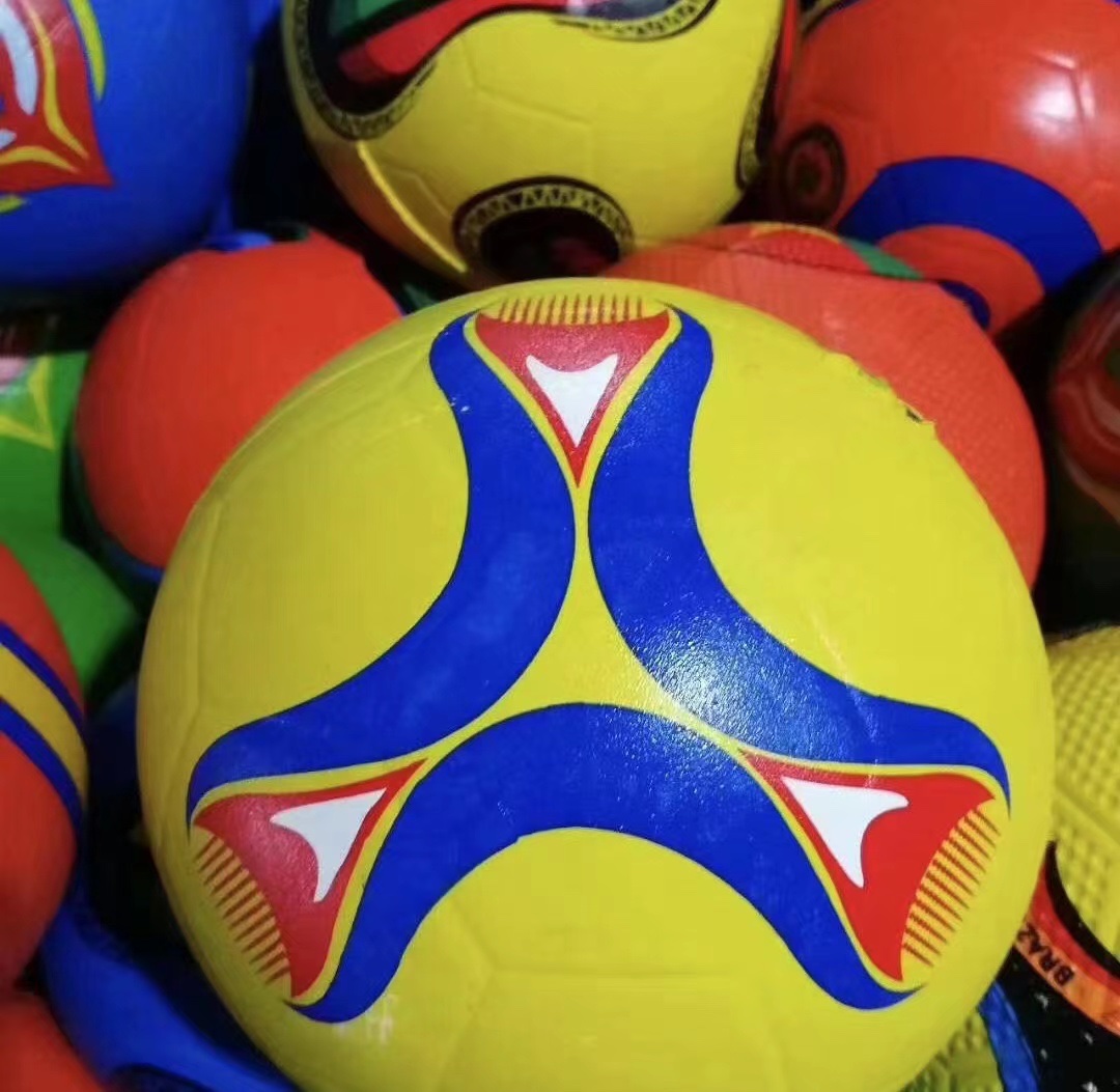 No. 4 No. 5 Smooth Rubber Soccer Ball Children's Toy Student Ball Item Picture