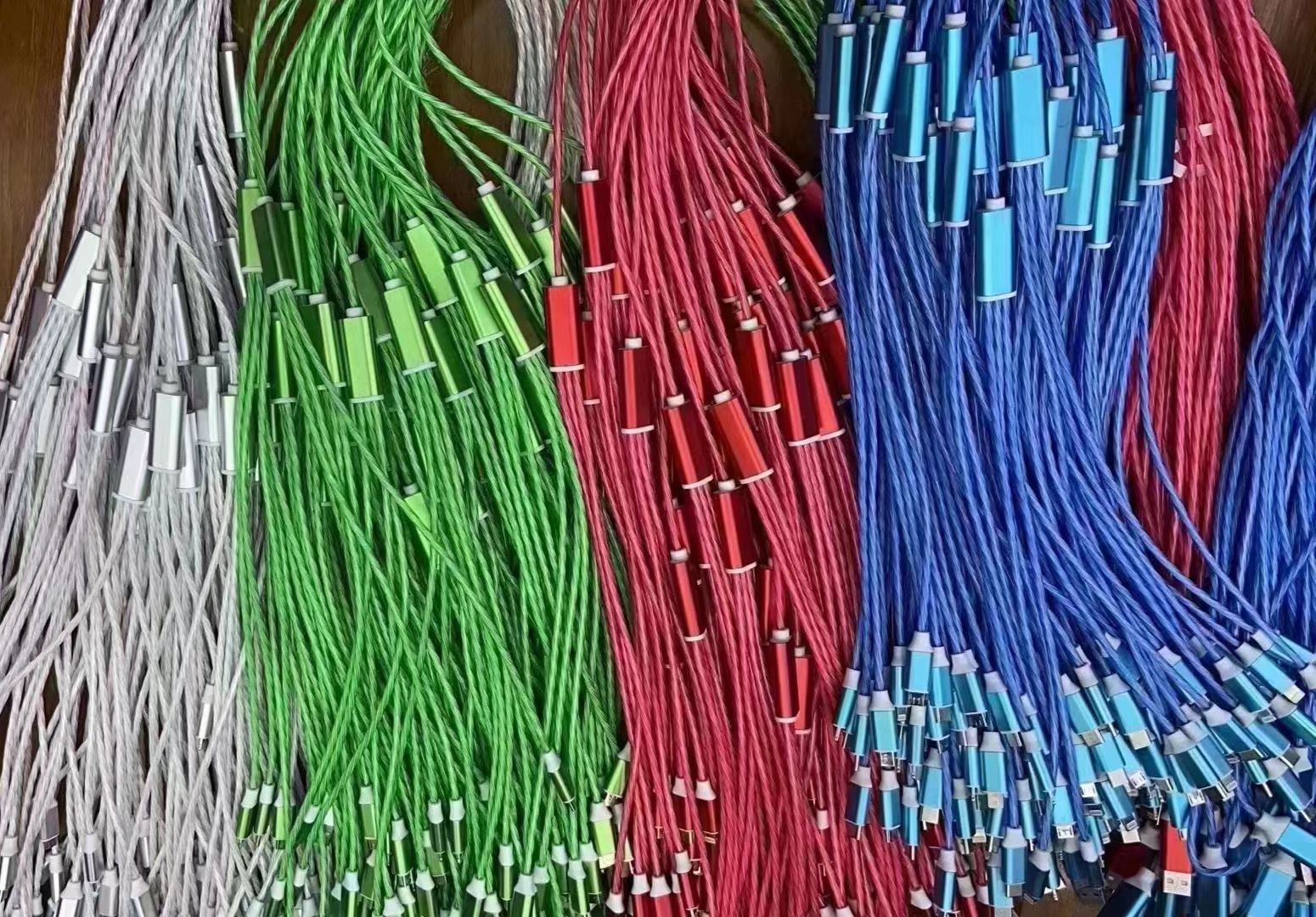 One drag three streamer data cable Luminous data cable thumbnail