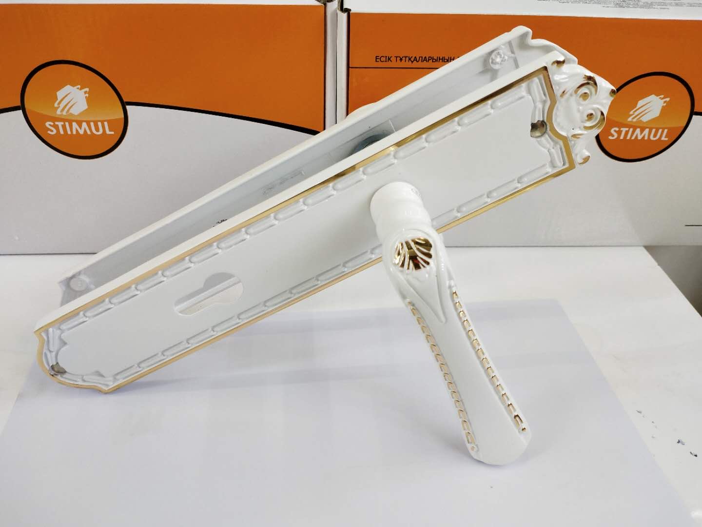 Upscale Fuji white-gold door handle thumbnail