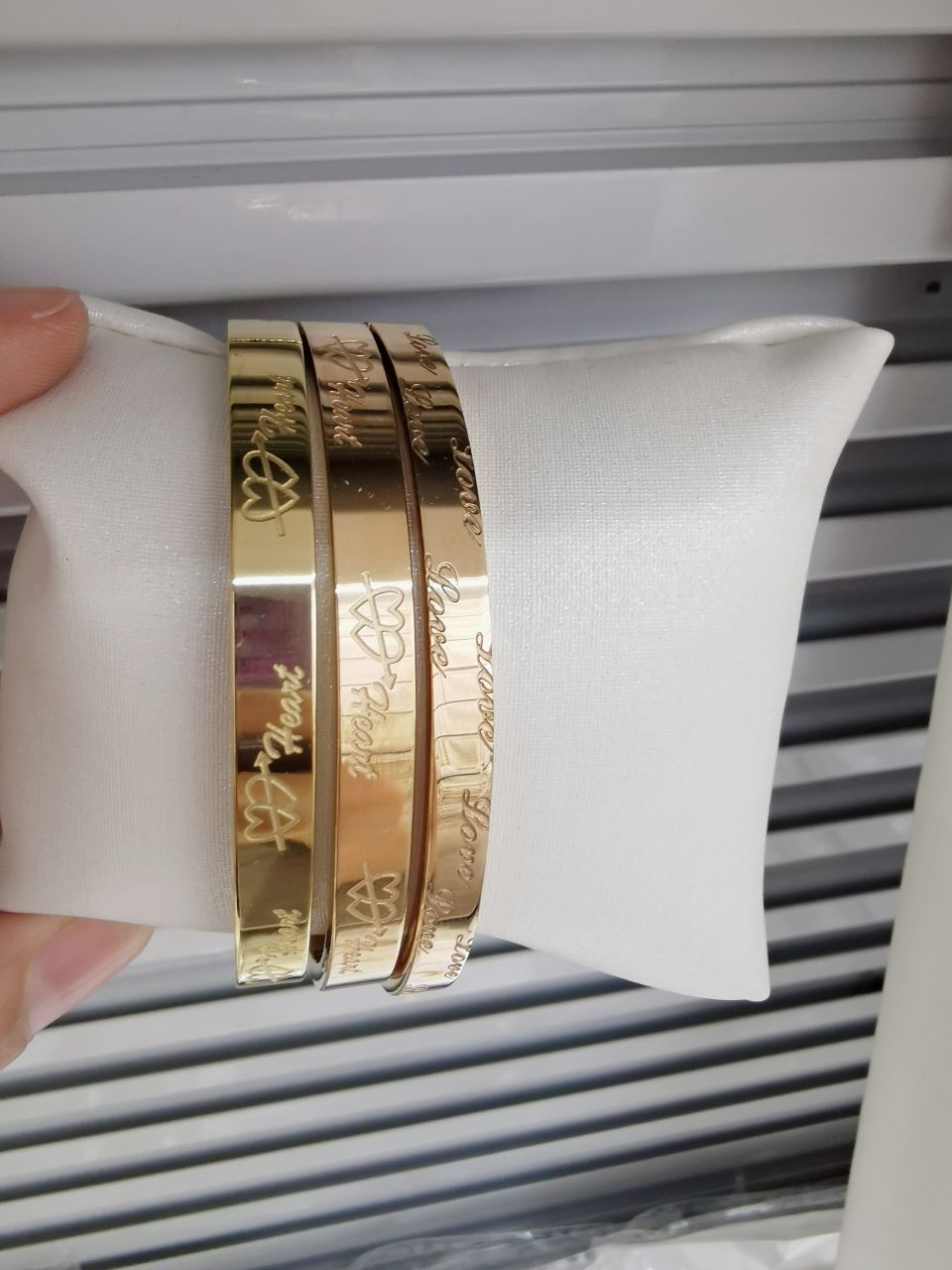 Titanium steel non-fading water diamond bracelet, women's crystal bracelet, Instagram niche design, popular bracelet 2022 detail image 2