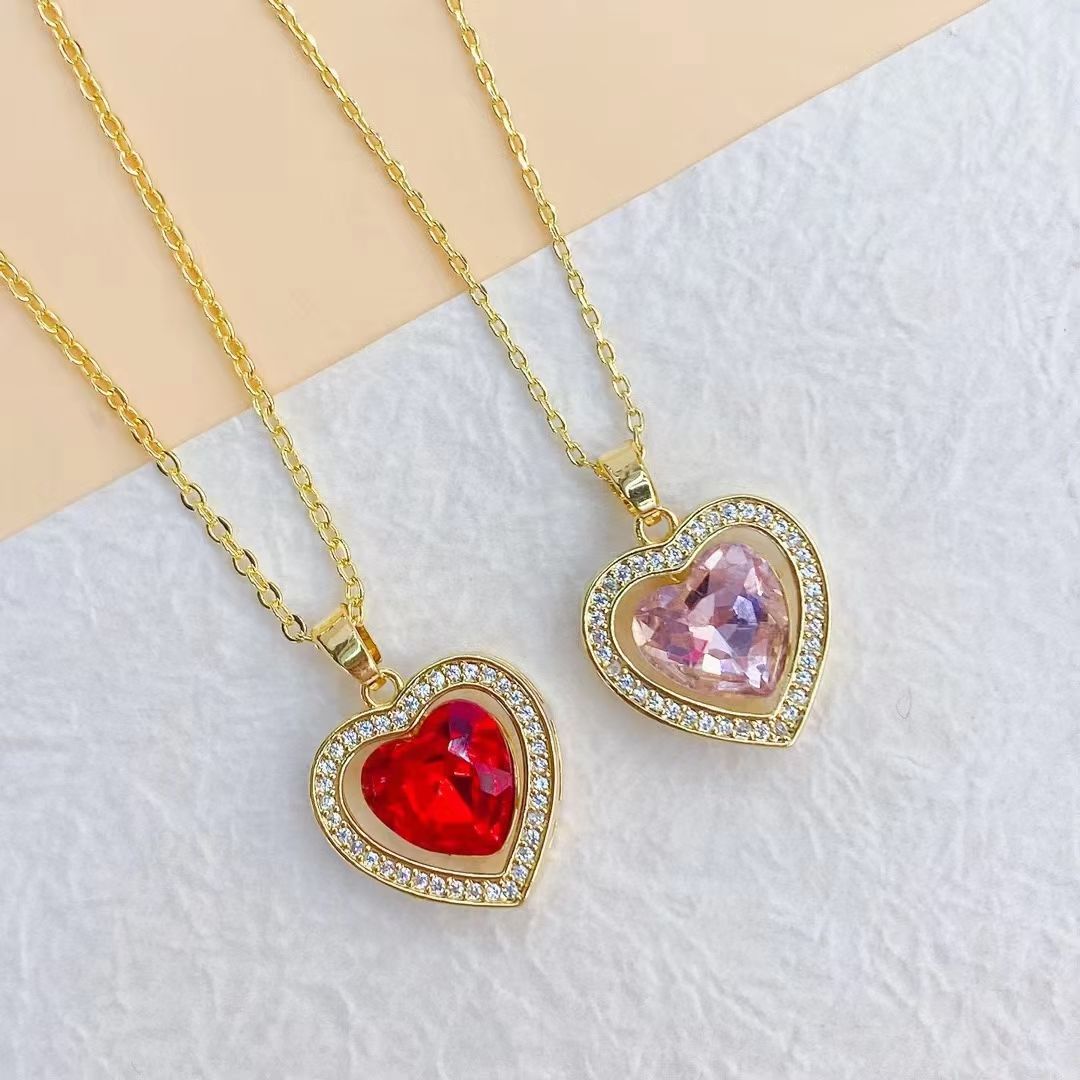 The 2022 new Moissanite necklace, female collarbone chain, bear pendant, exquisite and niche, is a fashionable gift for couples and best friends detail image 3