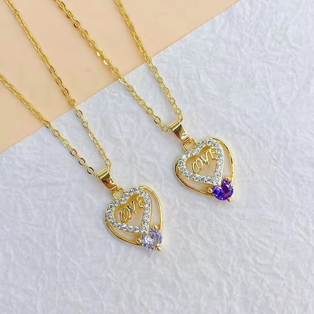 The 2022 new Moissanite necklace, female collarbone chain, bear pendant, exquisite and niche, is a fashionable gift for couples and best friends detail image 2