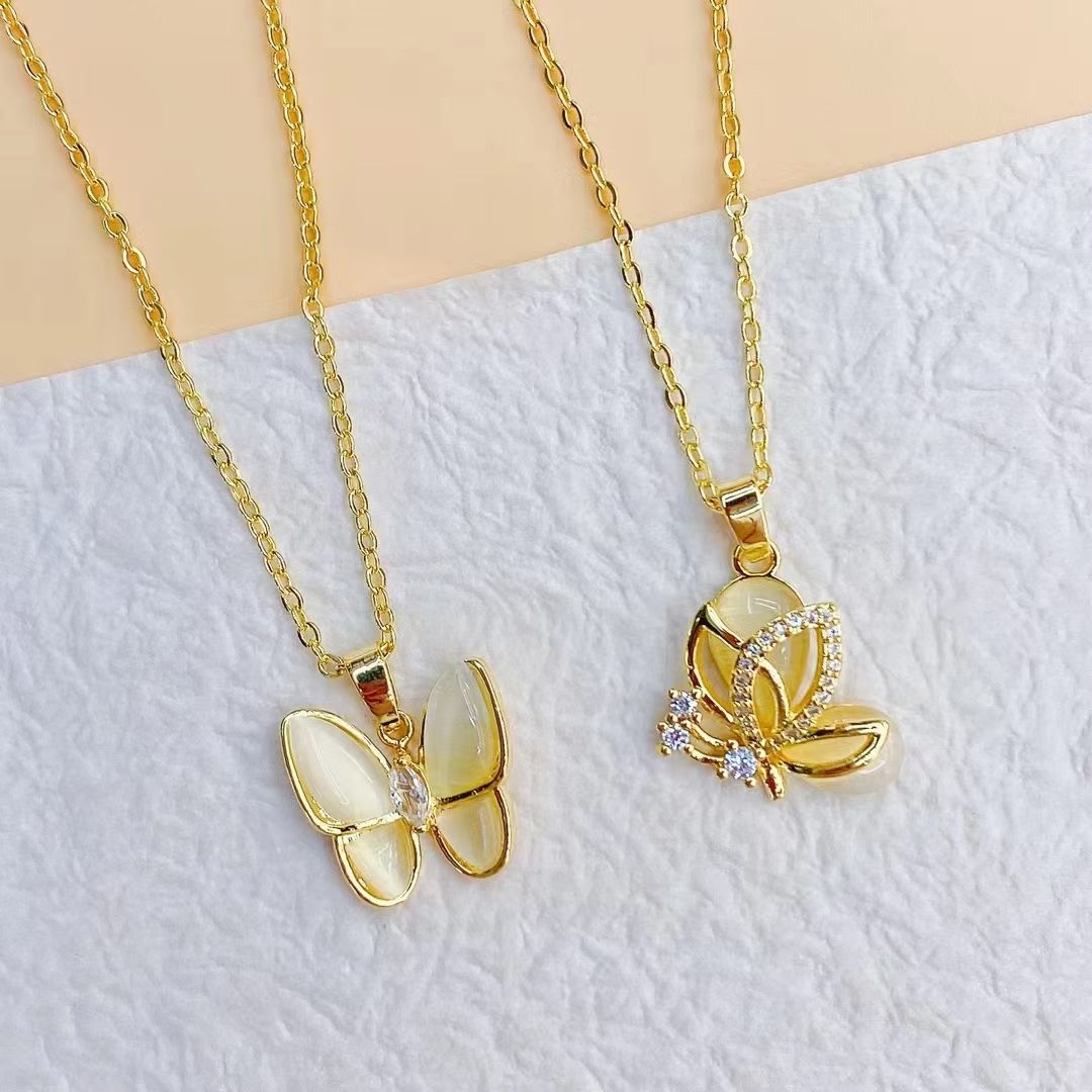 2022 New Moissanite necklace, women's collarbone chain, 18K gold pendant, exquisite and niche, fashionable couple and best friend gift Item Picture