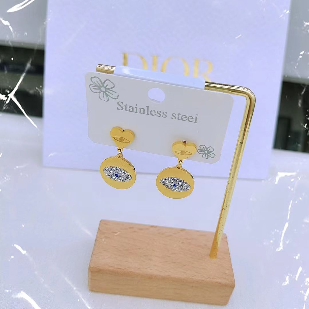 Summer earring for women, simple starfish, non-fading, titanium steel, high-end, niche design earrings, 2021 new style stud earrings, trendy earrings Item Picture