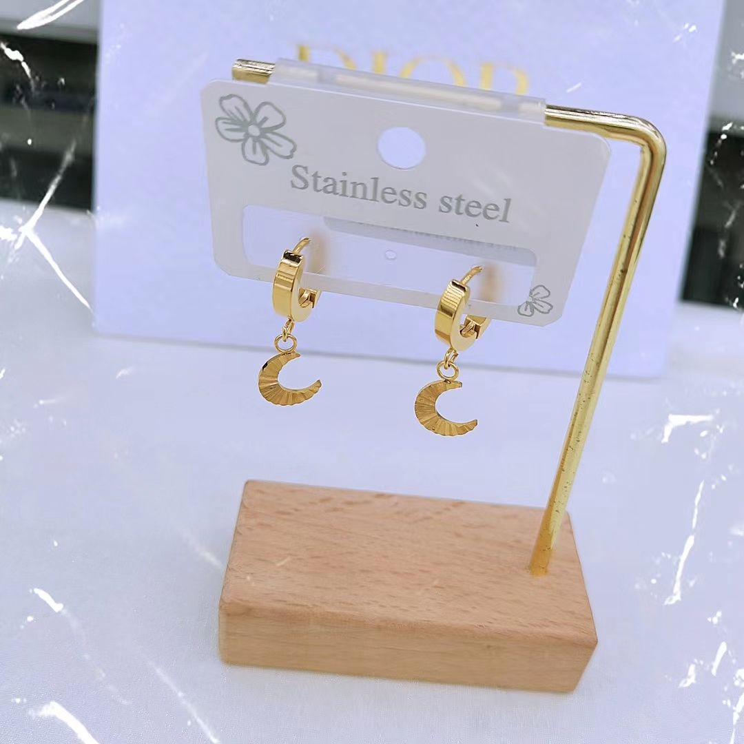 Summer earring for women, simple starfish, non-fading, titanium steel, high-end, niche design earrings, 2021 new style stud earrings, trendy earrings Specification image