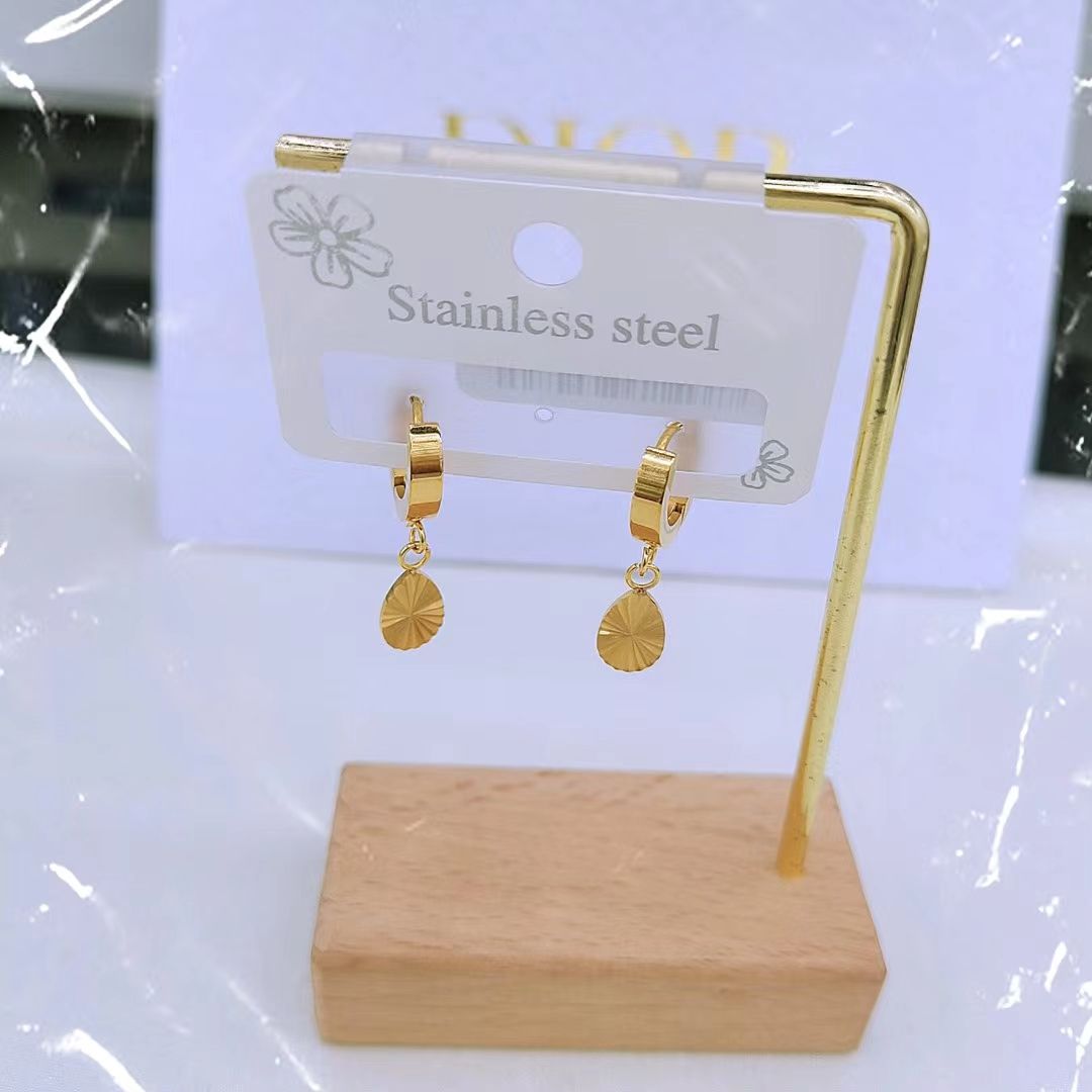 Summer earring for women, simple starfish, non-fading, titanium steel, high-end, niche design earrings, 2021 new style stud earrings, trendy earrings details Picture