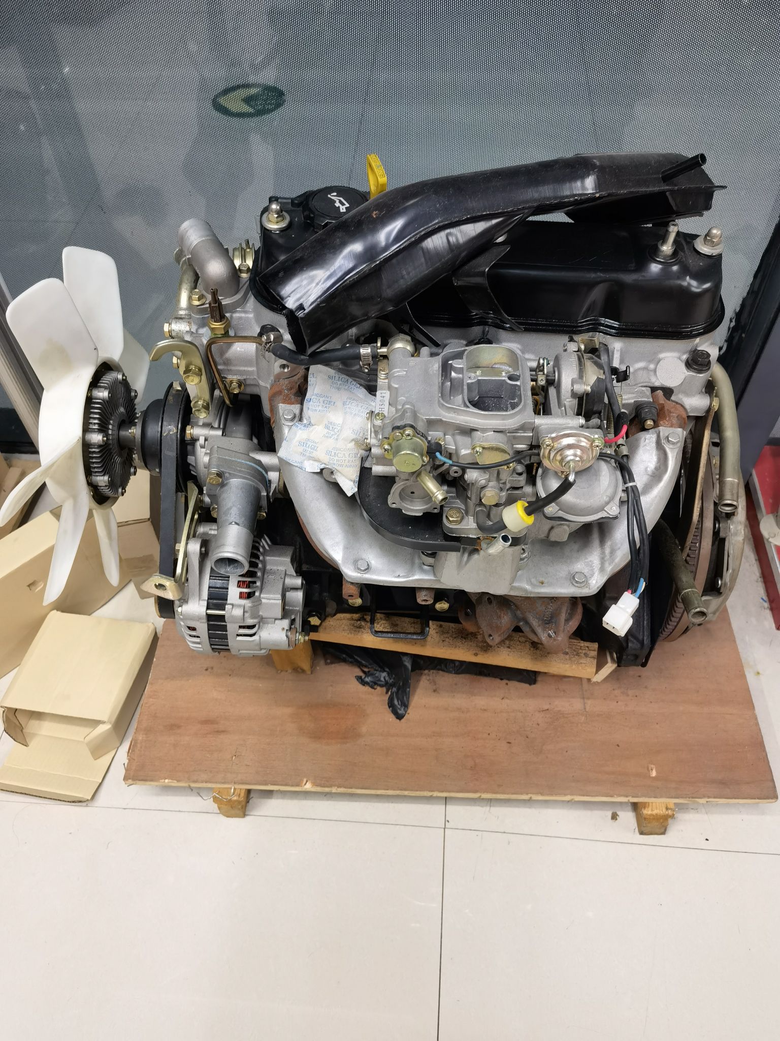 Toyota 4Y Engine, Toyota Sea Lion Gold Cup Sea Lion 4Y Engine Assembly full figure