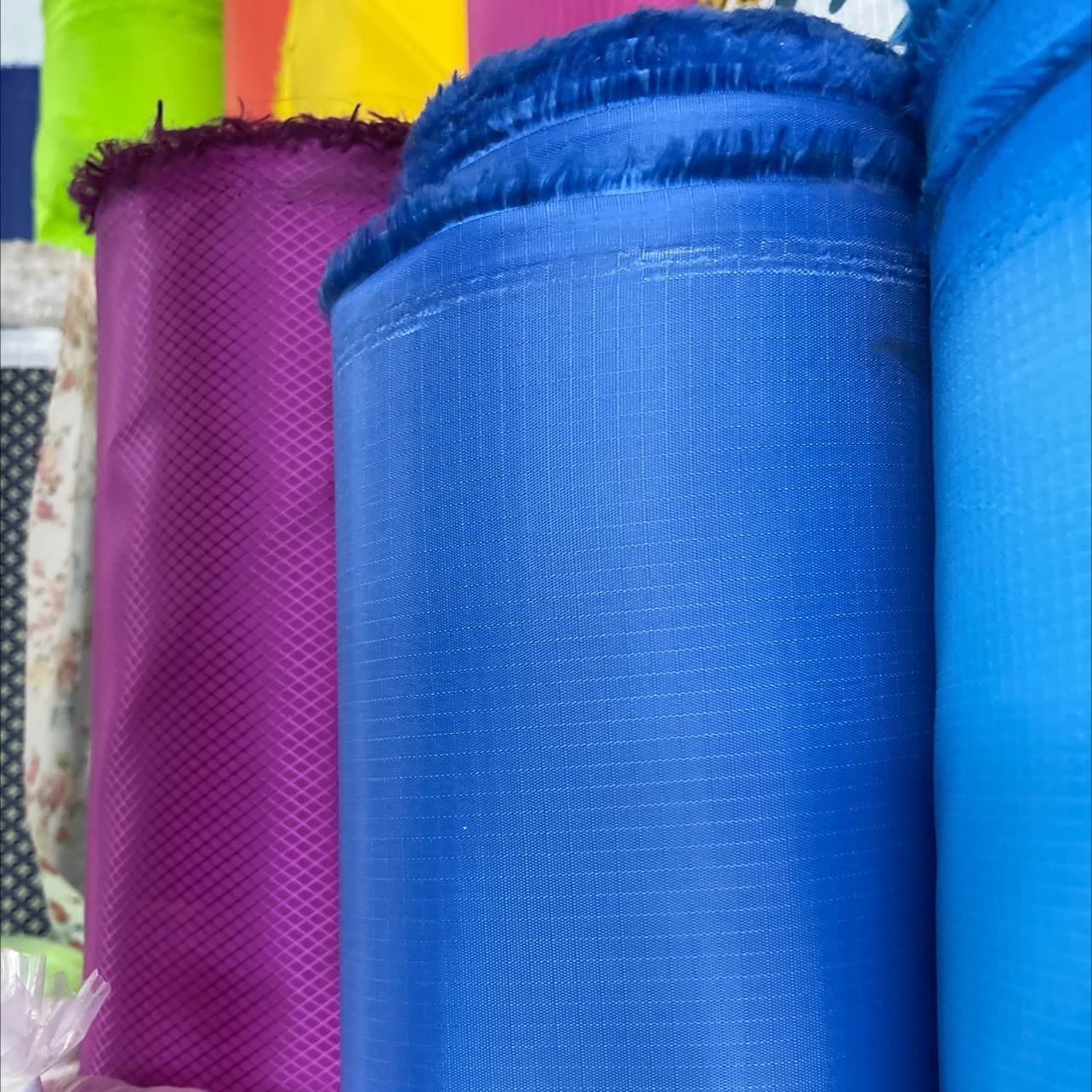 面料布匹/平纹尼面料/布料/围裙面料/磨毛桃皮绒白色防水产品图