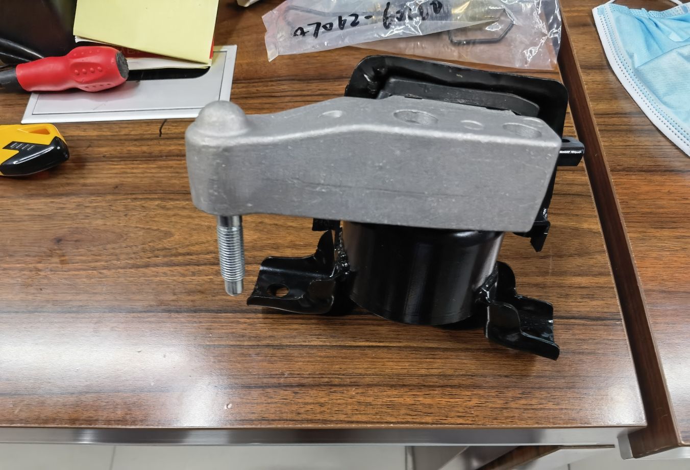 Toyota Engine Bracket Adhesive 12305-36010 details Picture