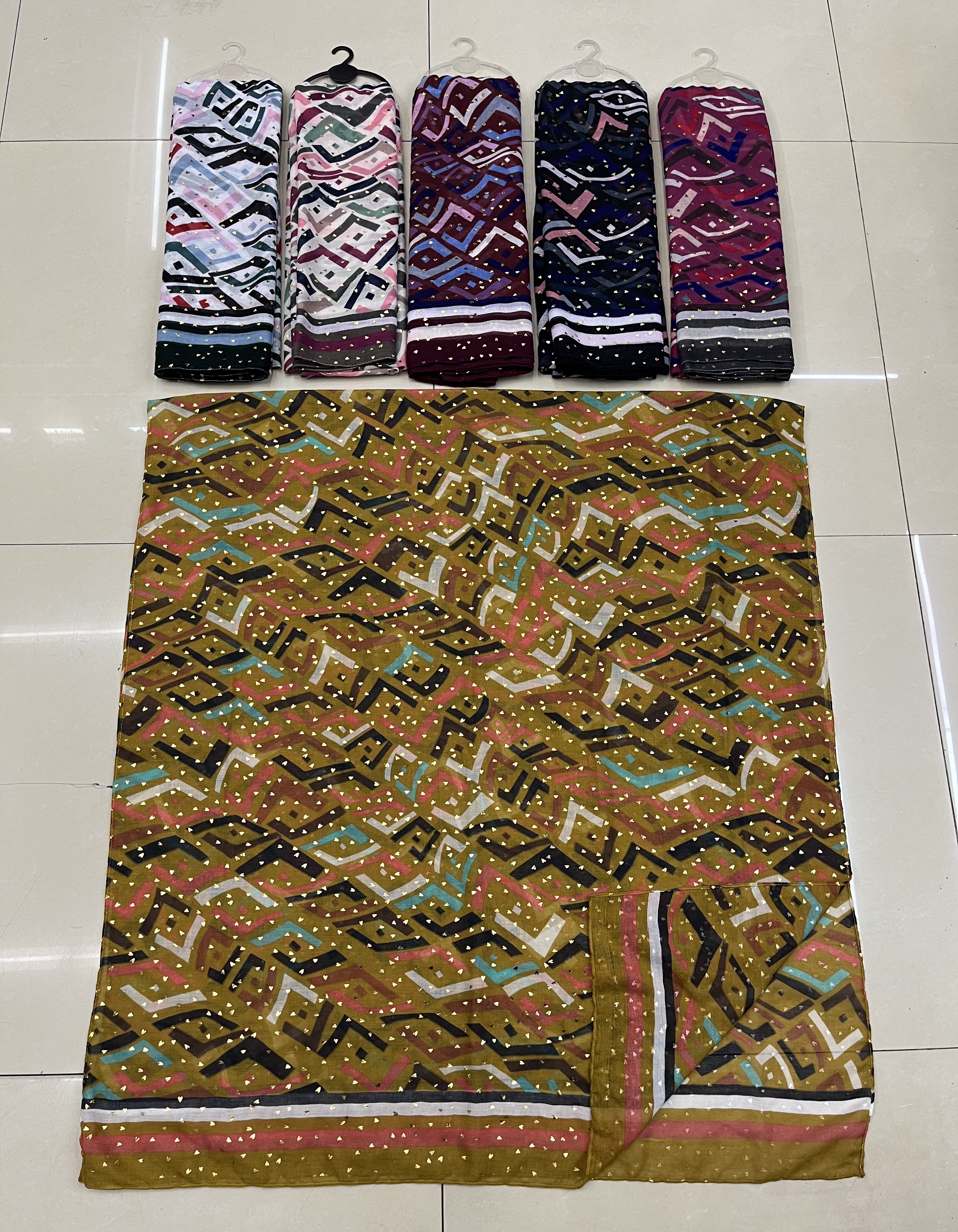 New Scarf Cape Hot Gold Hot Silver Scarf European Korean Fashion Explosion 40 Woven Large Scarf Cape Headscarf details Picture