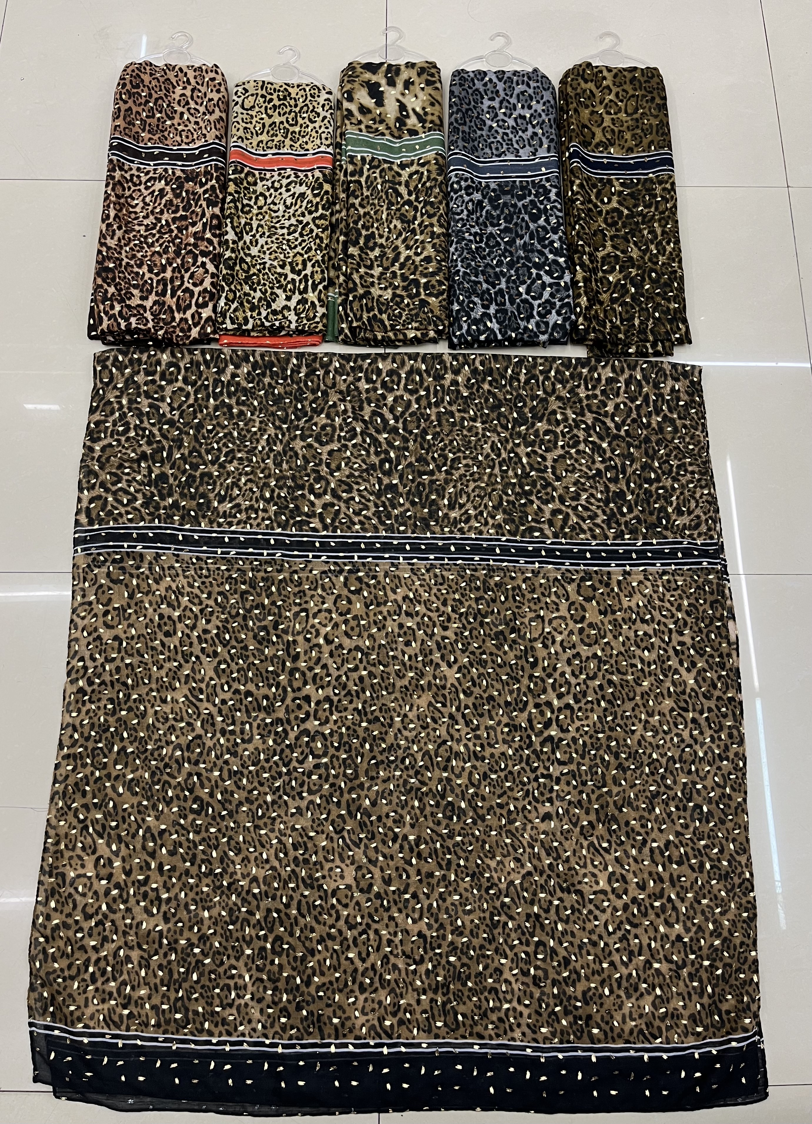 New Scarf Cape Hot Gold Hot Silver Scarf European Korean Fashion Explosion 40 Woven Large Scarf Cape Headscarf Specification drawing