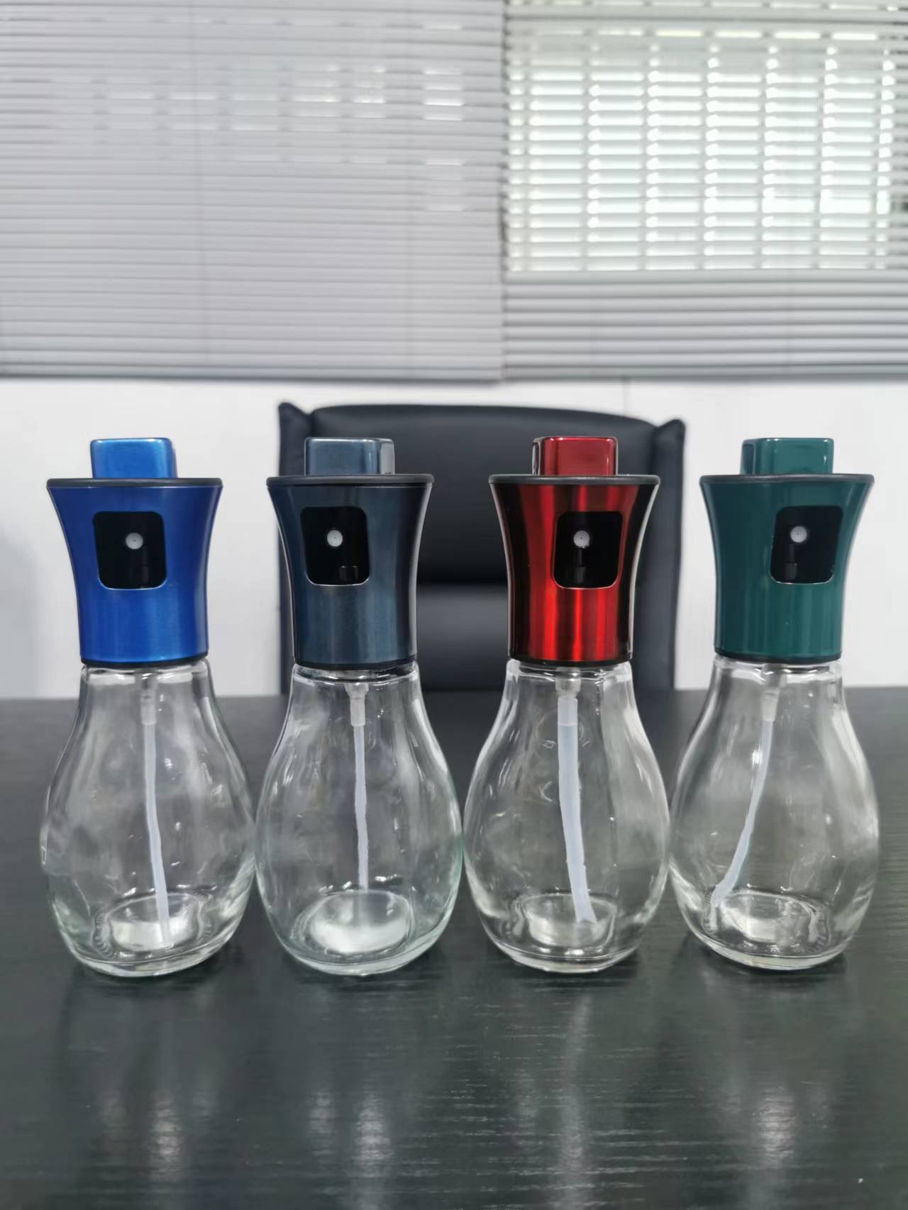 Clear round spray bottle spray glass oil spray kitchen olive oil cooking oil pressurized spray grill oil can