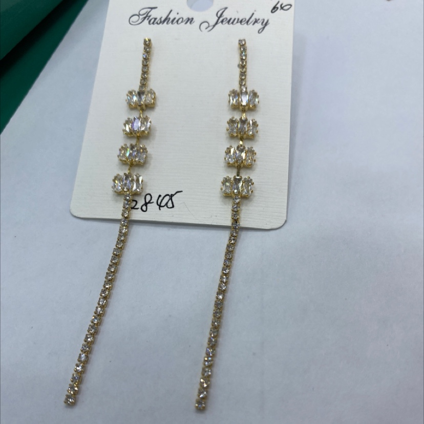 Louis: Oudi network news earrings, fashion, leisure, personality design concept, 2022018 new earrings.