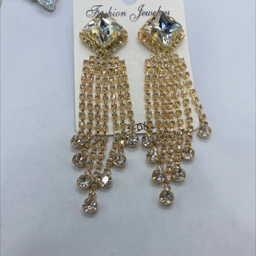 Louis: OuDI 2022 network explosion earrings, fashion, exaggeration, trend Korean design, 2022026 products