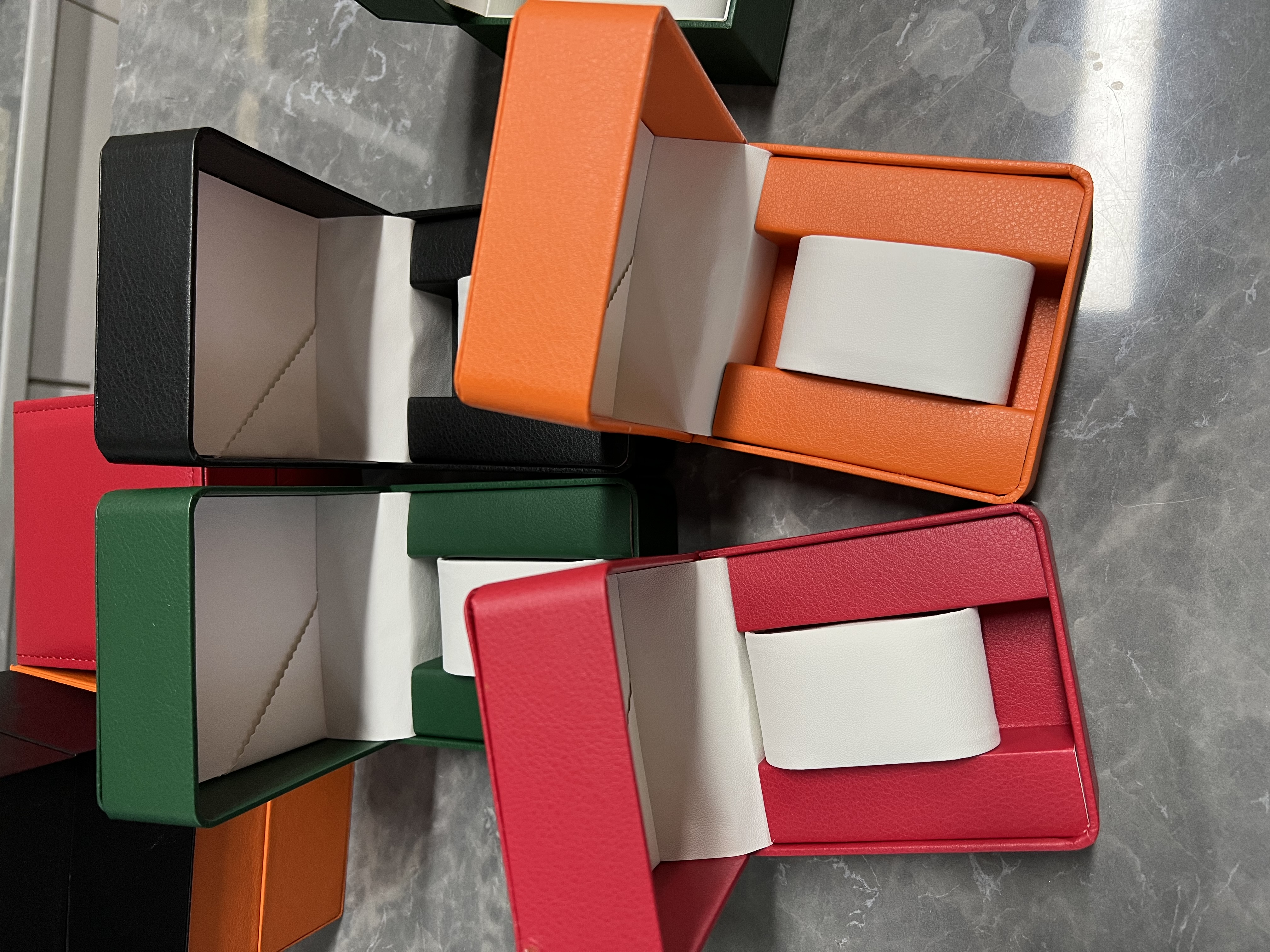 Pu watch box thumbnail
